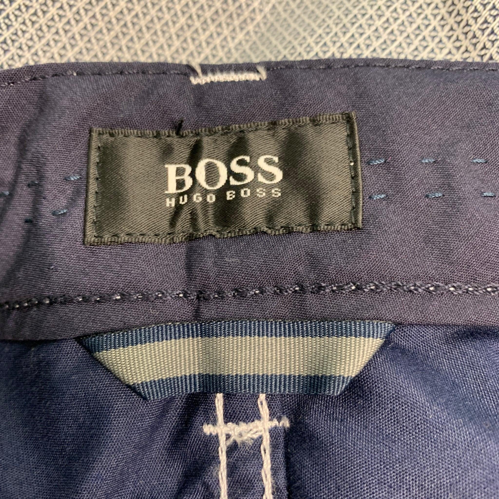 HUGO BOSS Size 33 Navy White Graphic Cotton Elastane Flat Front Casual Pants For Sale 1