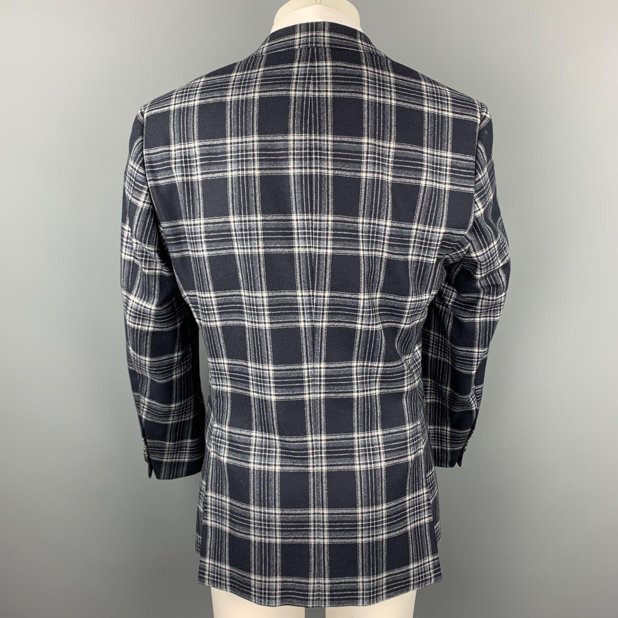 HUGO BOSS Size 38 Regular Navy & Grey Plaid Cashmere / Silk Sport Coat In Good Condition In San Francisco, CA