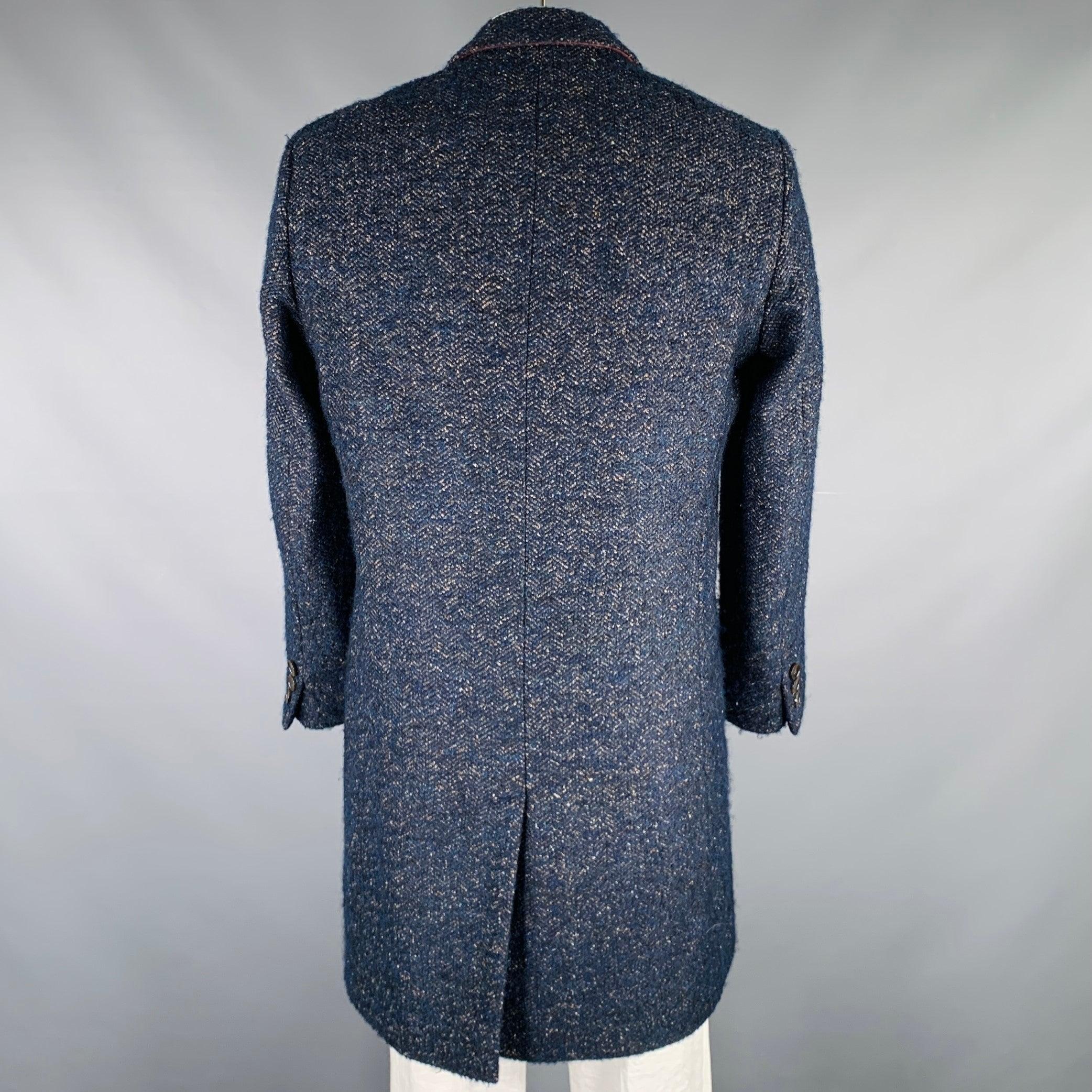 HUGO BOSS Size 42 Navy Taupe Nailhead Virgin Wool Blend Coat In Excellent Condition For Sale In San Francisco, CA