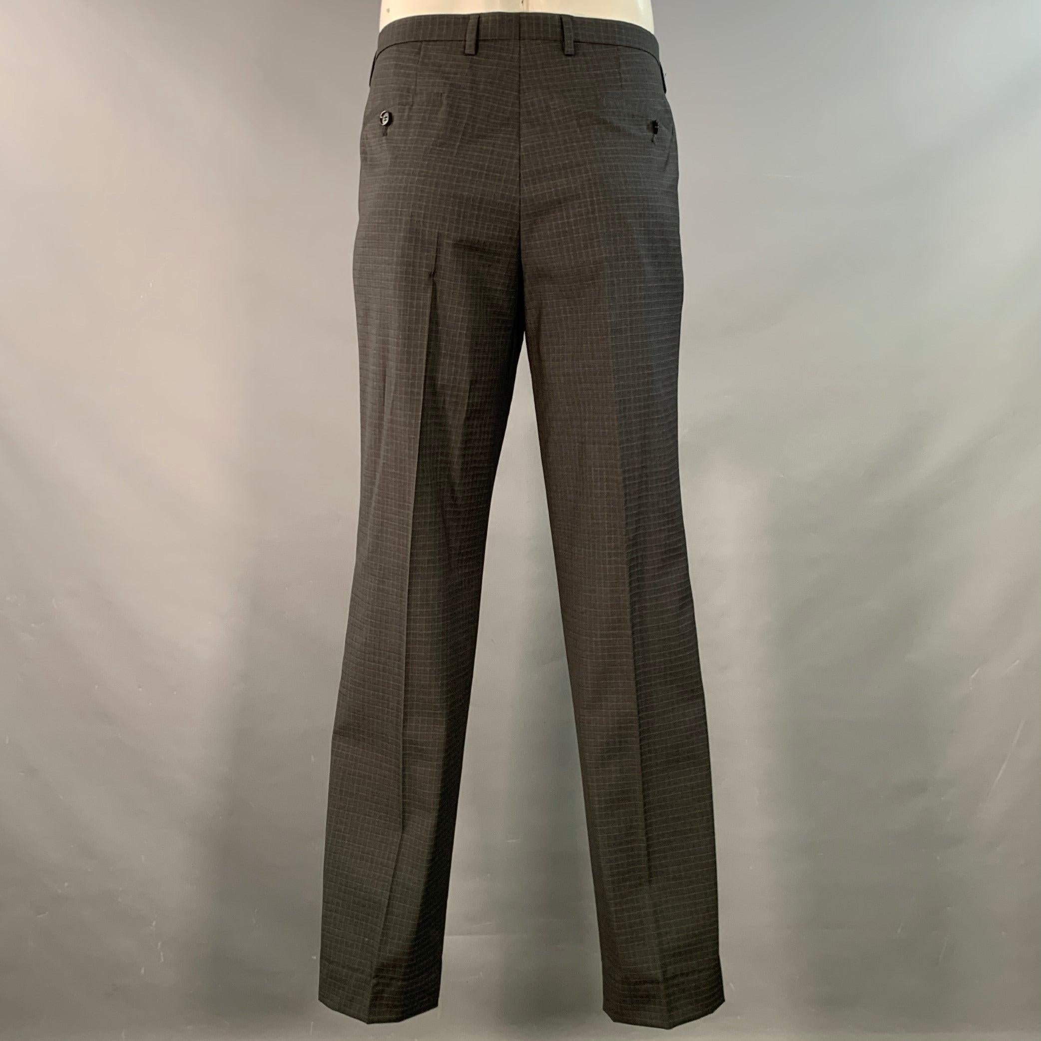 HUGO BOSS Talla 42 Regular Gris Negro A cuadros Lana virgen Traje con solapa de muesca en venta 2