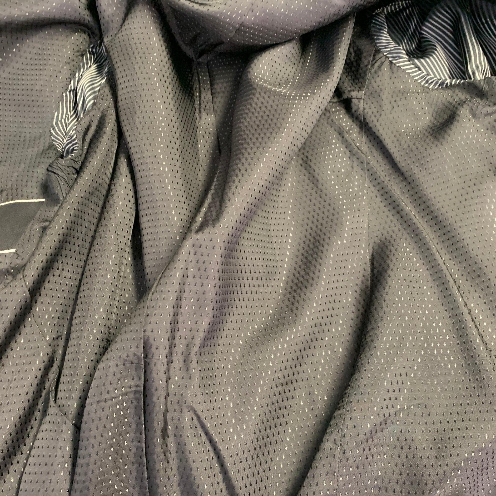 HUGO BOSS Größe 44 Schwarz Wolle Einreiher mit Kerbrevers Anzug im Angebot 6