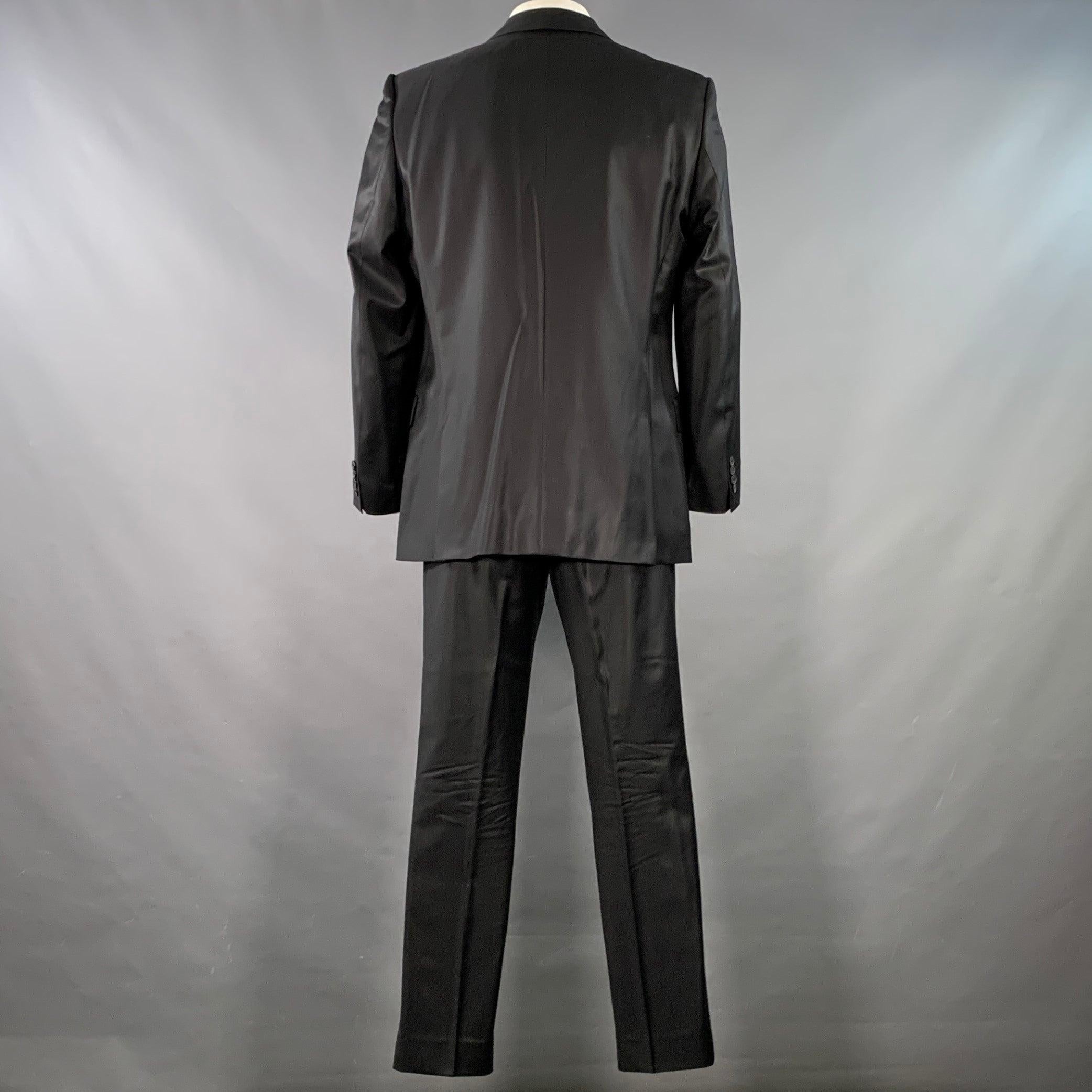HUGO BOSS Größe 44 Schwarz Wolle Einreiher mit Kerbrevers Anzug im Zustand „Gut“ im Angebot in San Francisco, CA