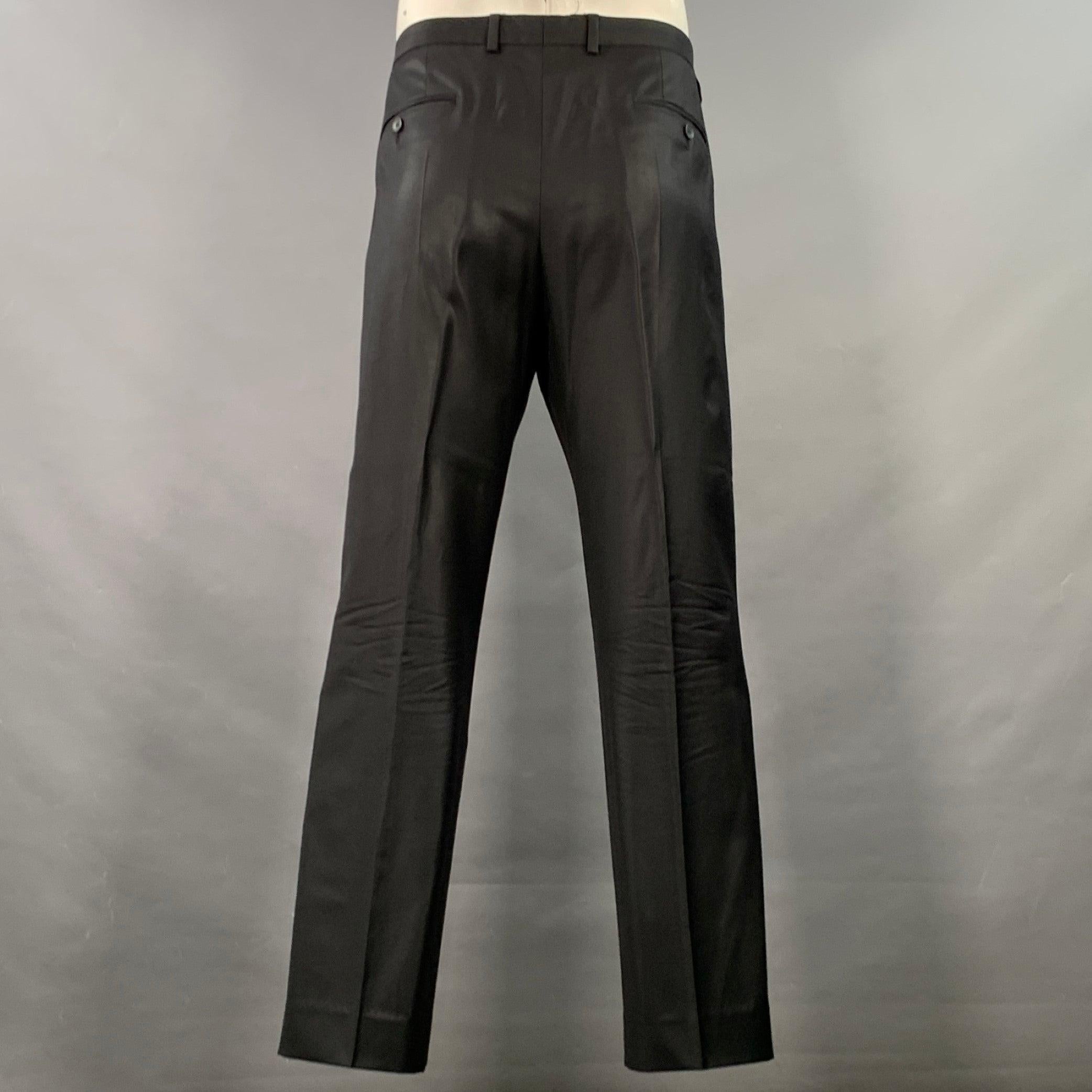 HUGO BOSS Größe 44 Schwarz Wolle Einreiher mit Kerbrevers Anzug im Angebot 1