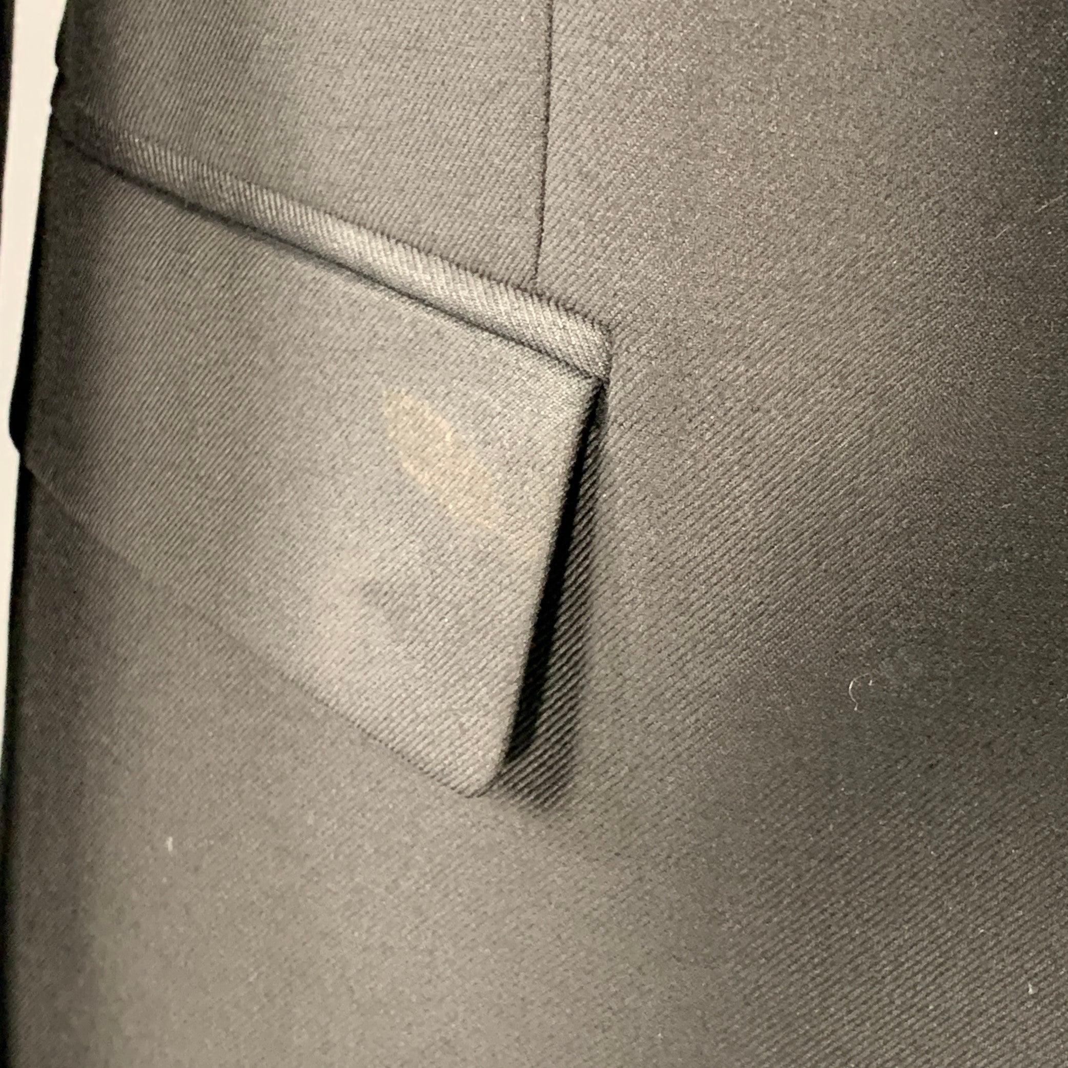HUGO BOSS Größe 44 Schwarz Wolle Einreiher mit Kerbrevers Anzug im Angebot 4