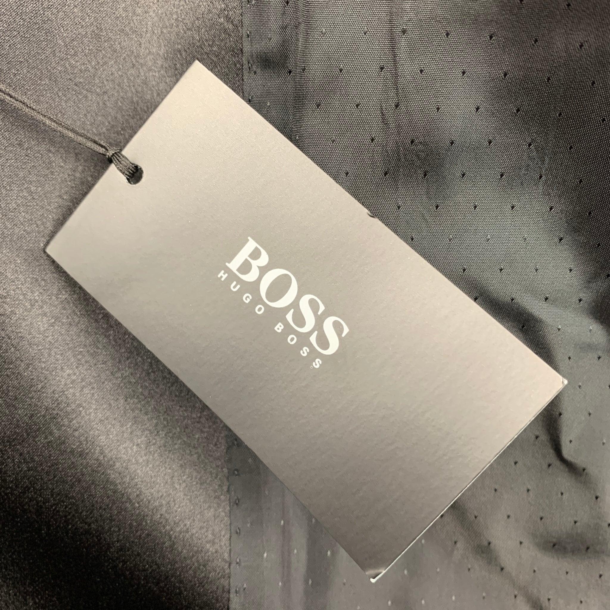 HUGO BOSS Size 44 Regular Black Wool Peak Lapel Sport Coat For Sale 5