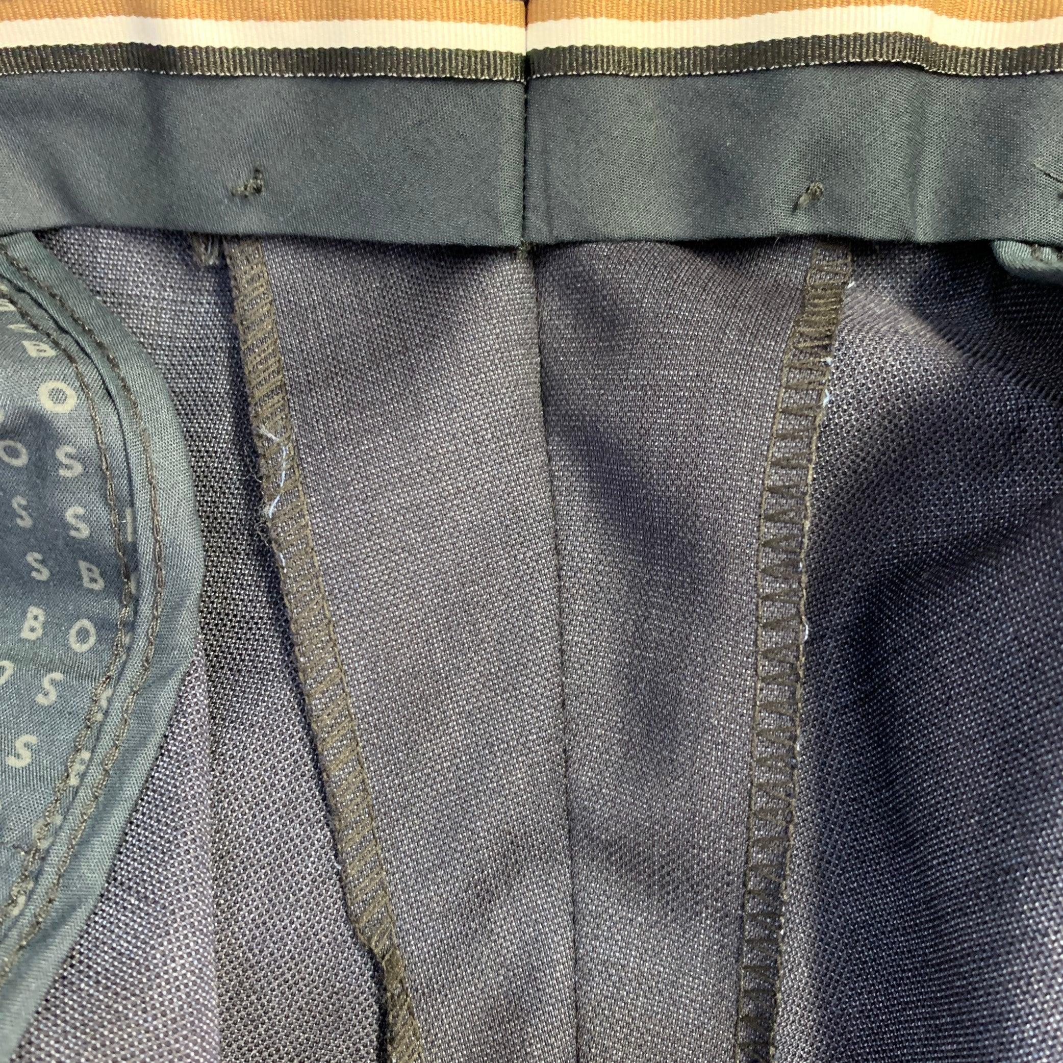 HUGO BOSS Größe 46 Marineblaue Schurwollmischung Flache Vorderseite Kleiderhosen Herren im Angebot