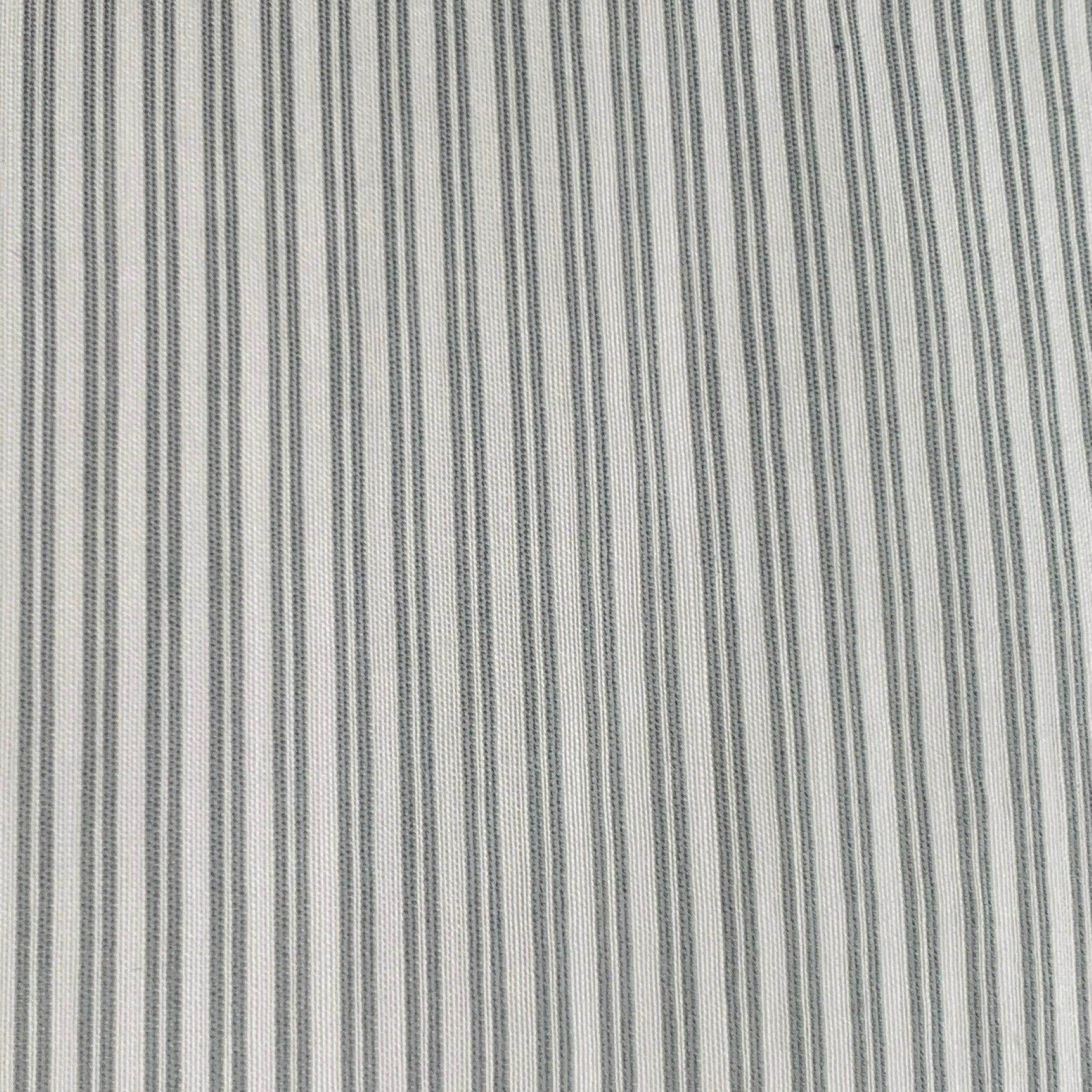 BOSS by HUGO BOSS long sleeve shirt
in a white and light blue cotton silk woven blend fabric featuring a sheer style, stripe pattern, and button closure.Excellent Pre-Owned Condition. 

Marked:   S 

Measurements: 
 
Shoulder: 17 inches Chest: 40