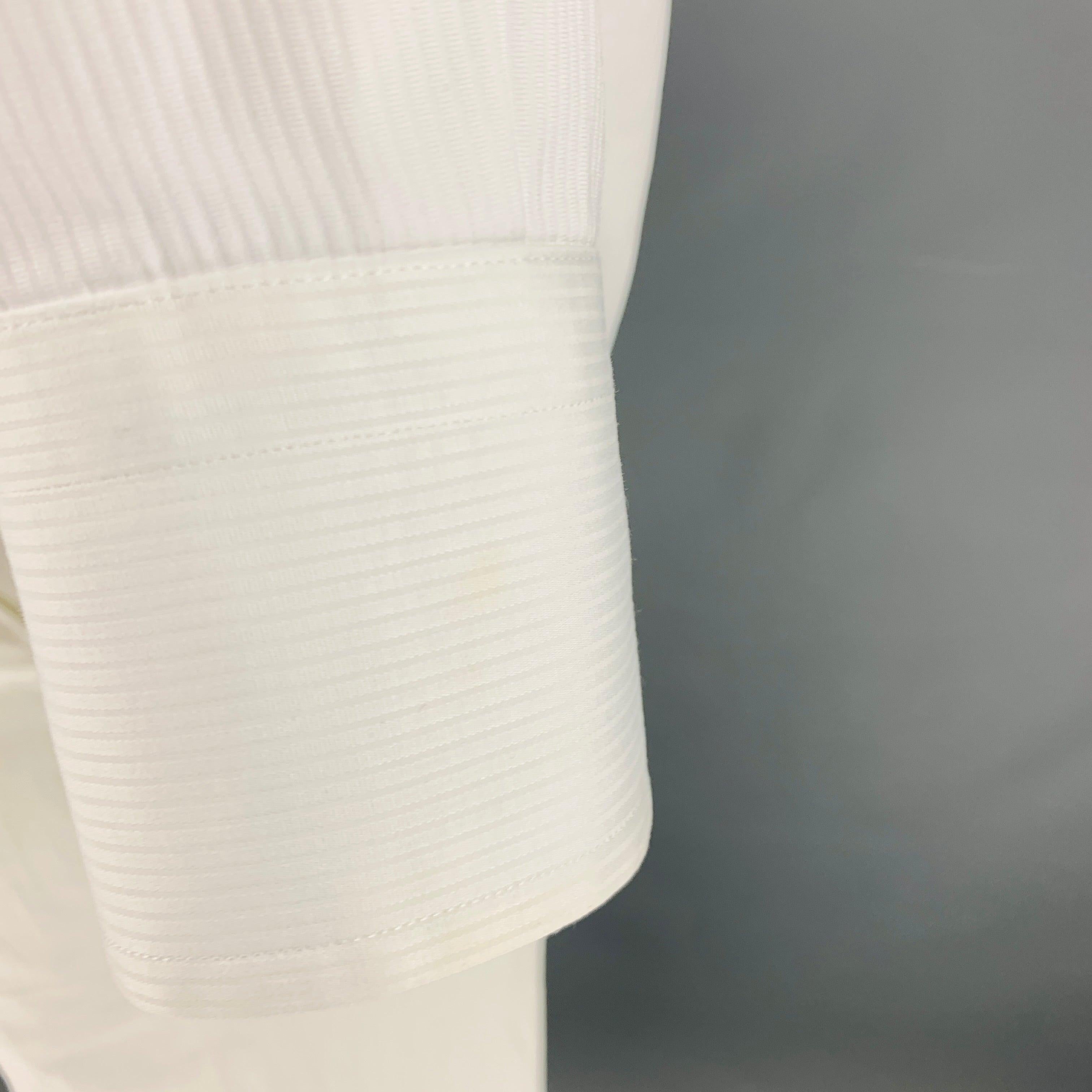 HUGO BOSS Größe S Weiß gestreiftes Baumwollhemd mit einer Tasche und langen Ärmeln im Angebot 1
