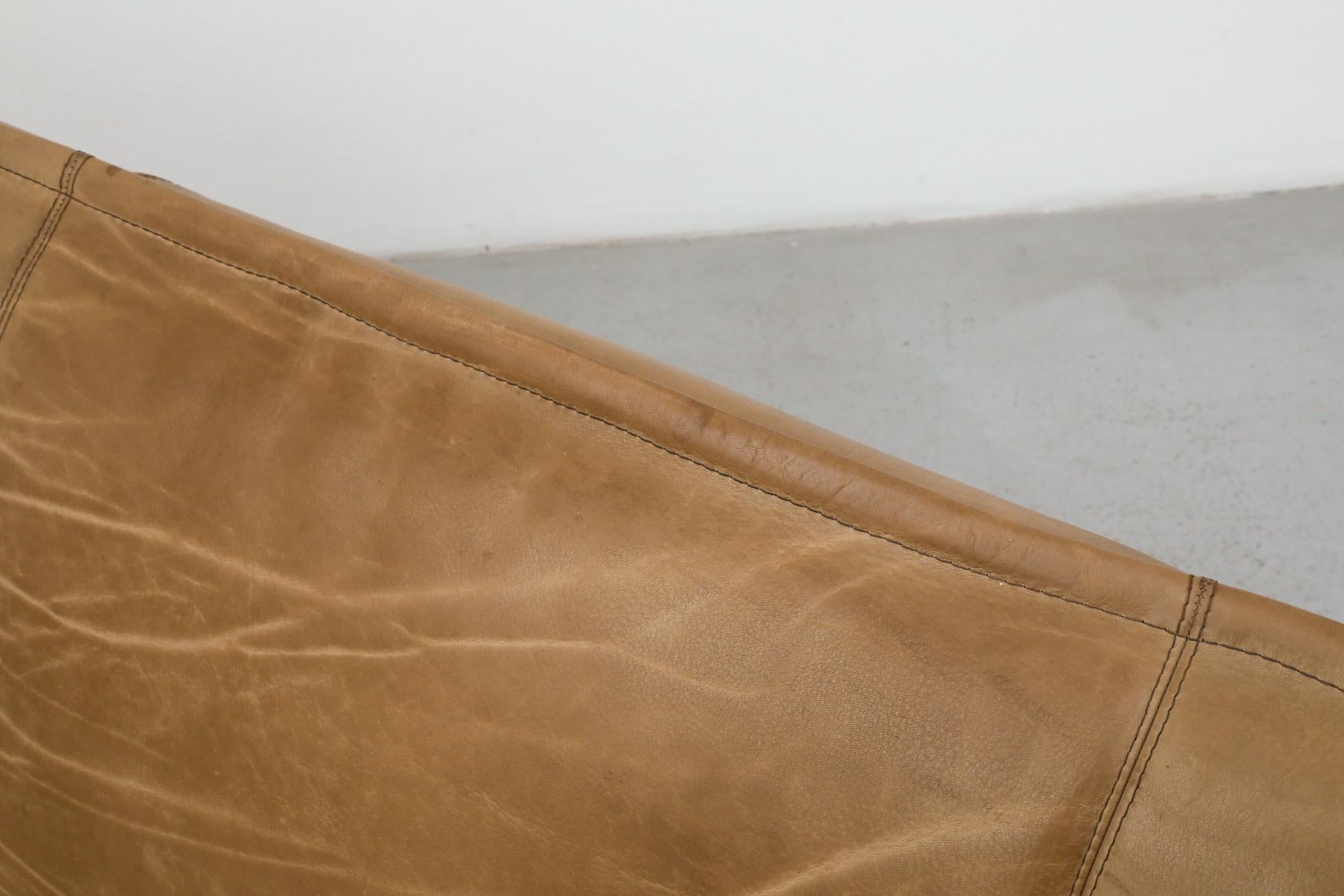 Hugo de Ruiter Leolux Mid-Century Büffelleder Dreisitzer-Sofa, 1970er Jahre im Angebot 11