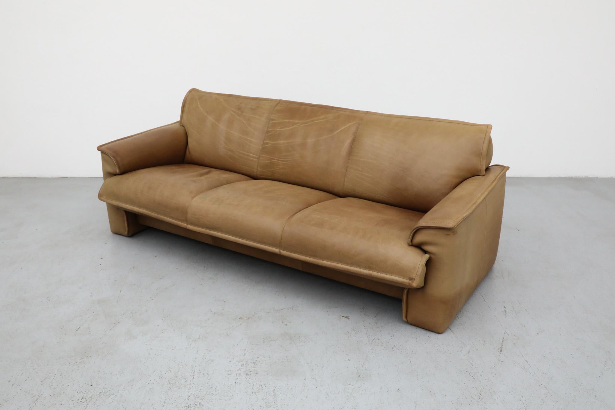 Hugo de Ruiter Leolux Mid-Century B�üffelleder Dreisitzer-Sofa, 1970er Jahre (Niederländisch) im Angebot