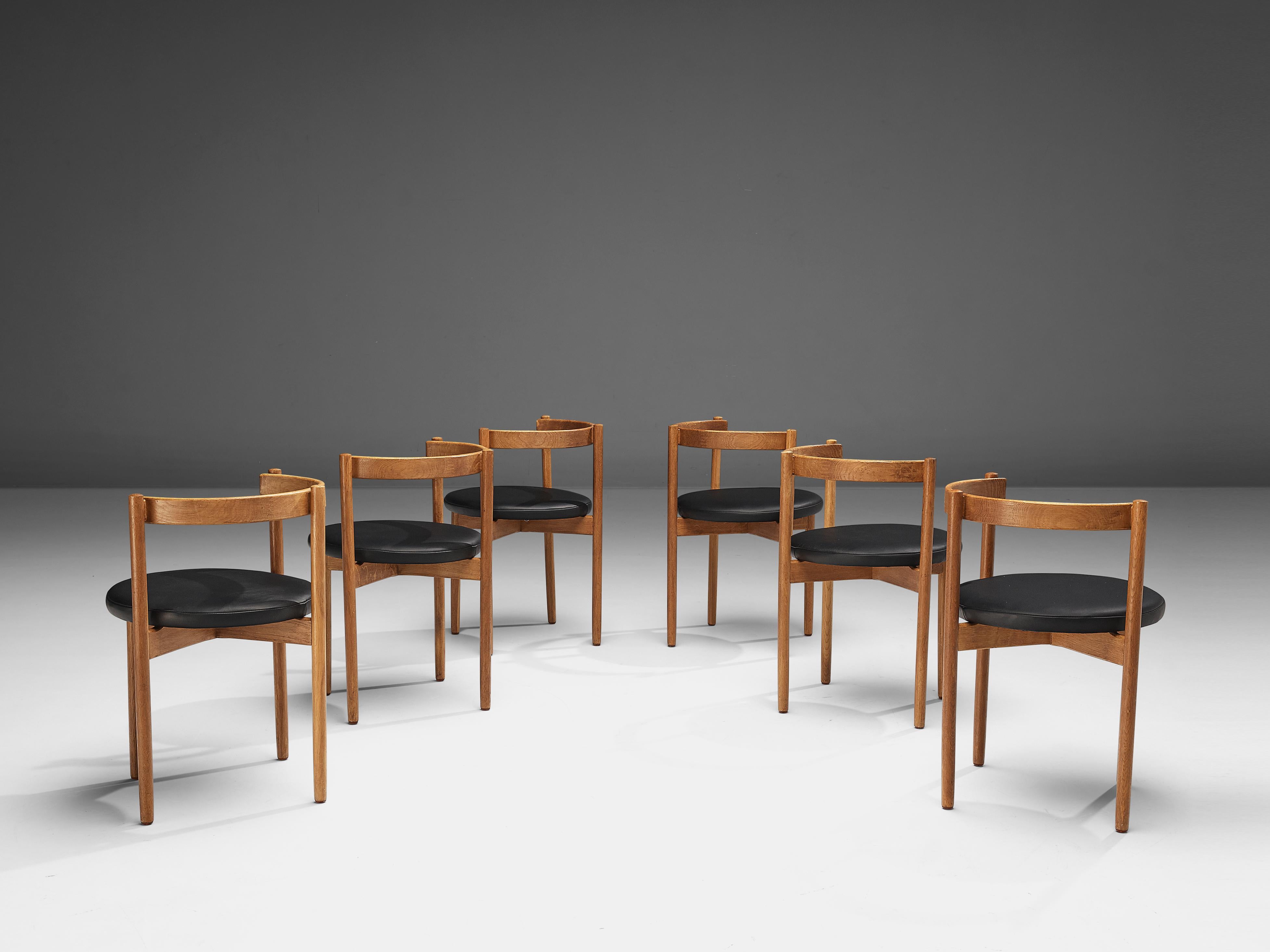 Hugo Frandsen for Børge Søndergaard Set of Six Dining Chairs in Oak and Leather 3