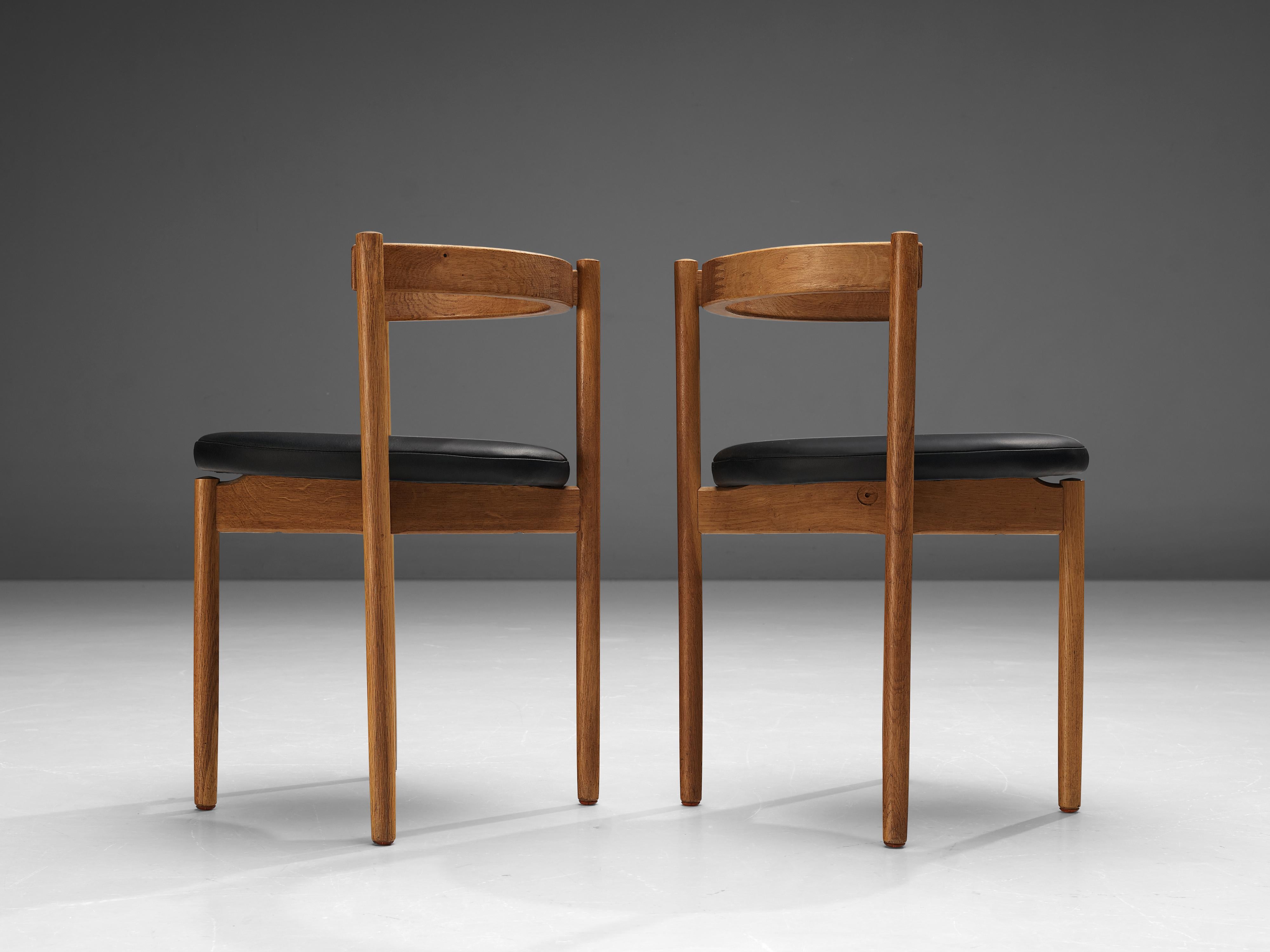 Hugo Frandsen for Børge Søndergaard Set of Six Dining Chairs in Oak and Leather 4