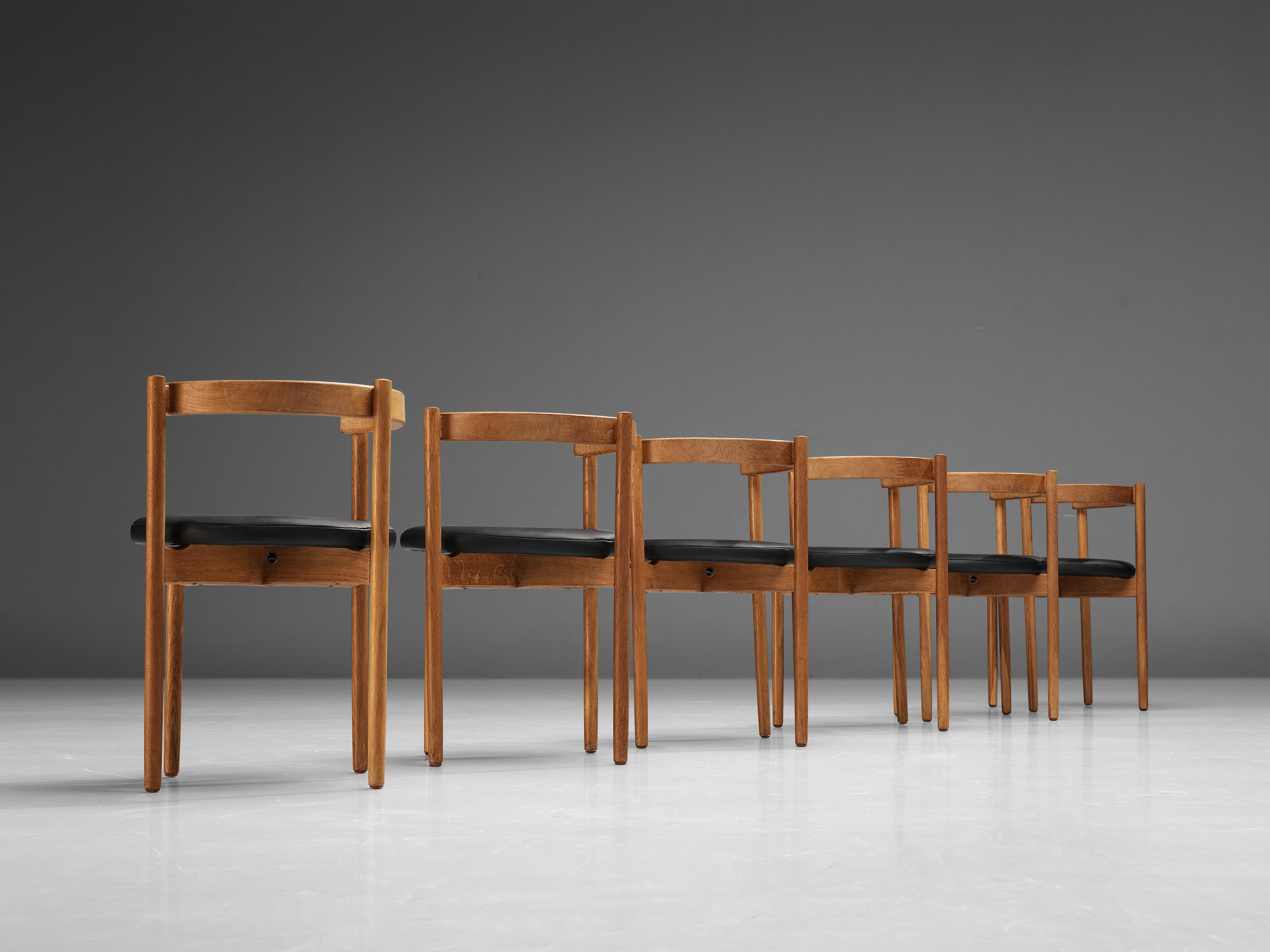 Hugo Frandsen for Børge Søndergaard Set of Six Dining Chairs in Oak and Leather 1