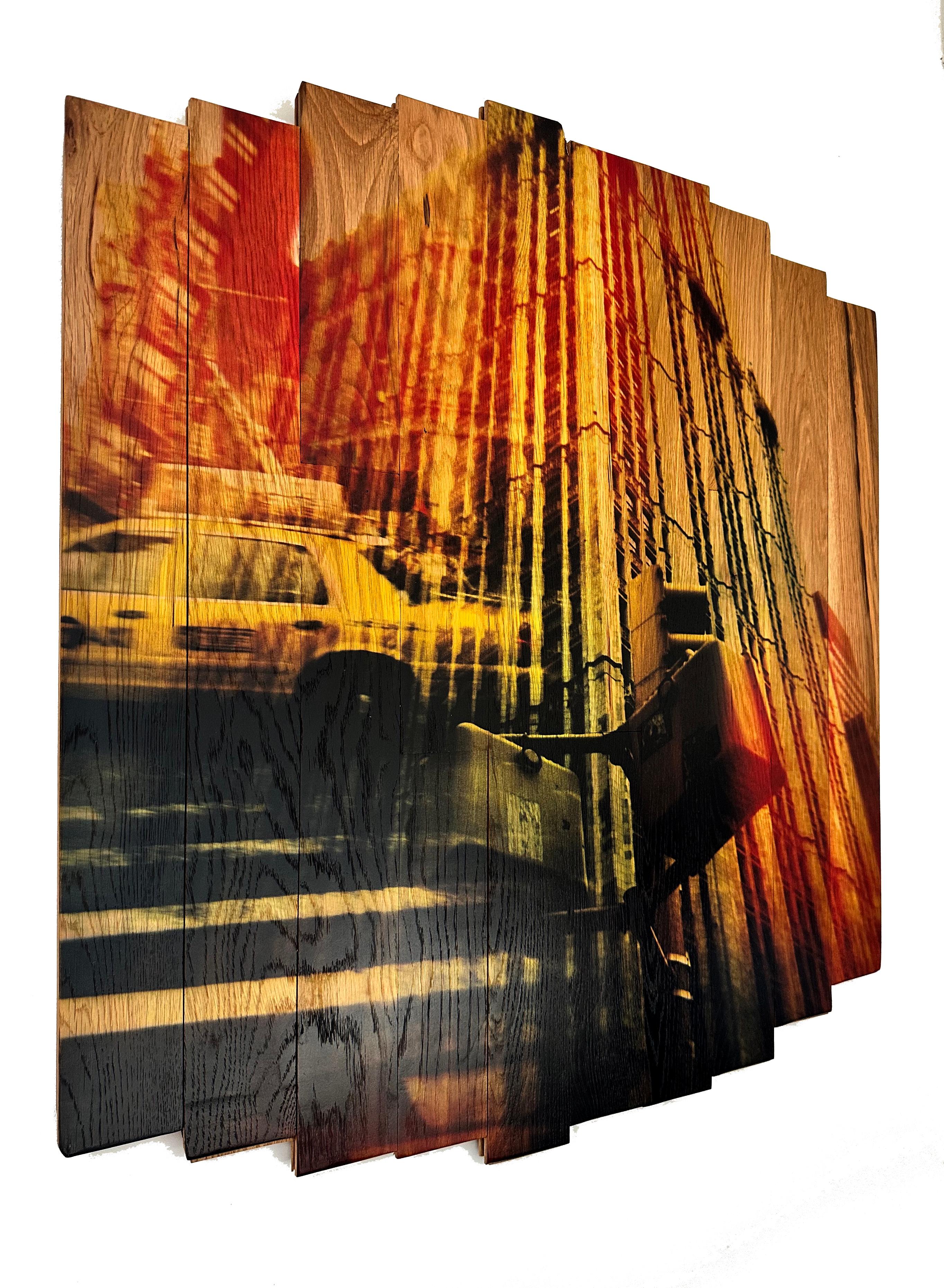 Rays of City Light, Kunstfotografie auf Ahornholz, gelb und orange NYC (Zeitgenössisch), Mixed Media Art, von Hugo Garcia-Urrutia
