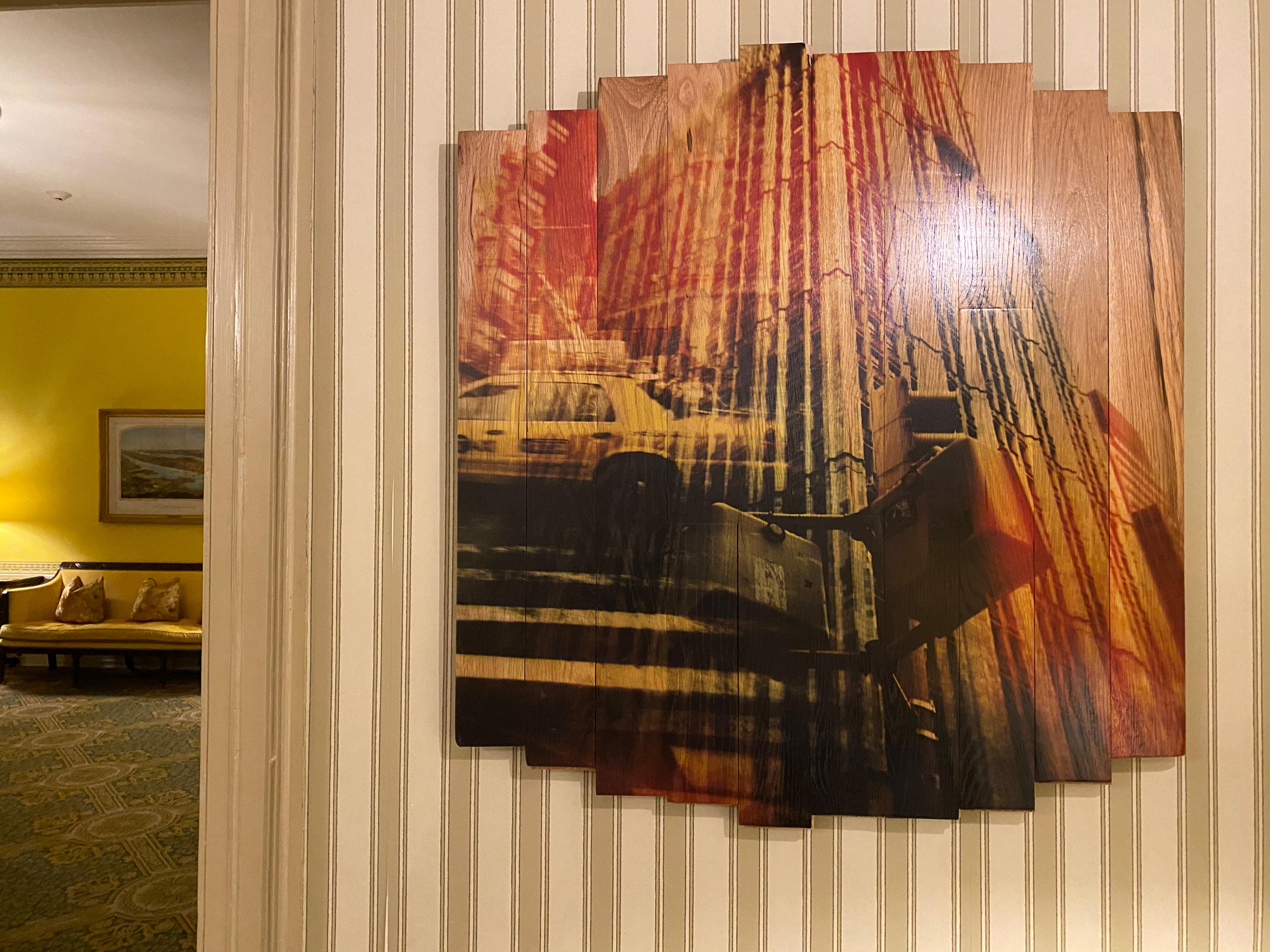 Rays of City Light, Kunstfotografie auf Ahornholz, gelb und orange NYC im Angebot 5