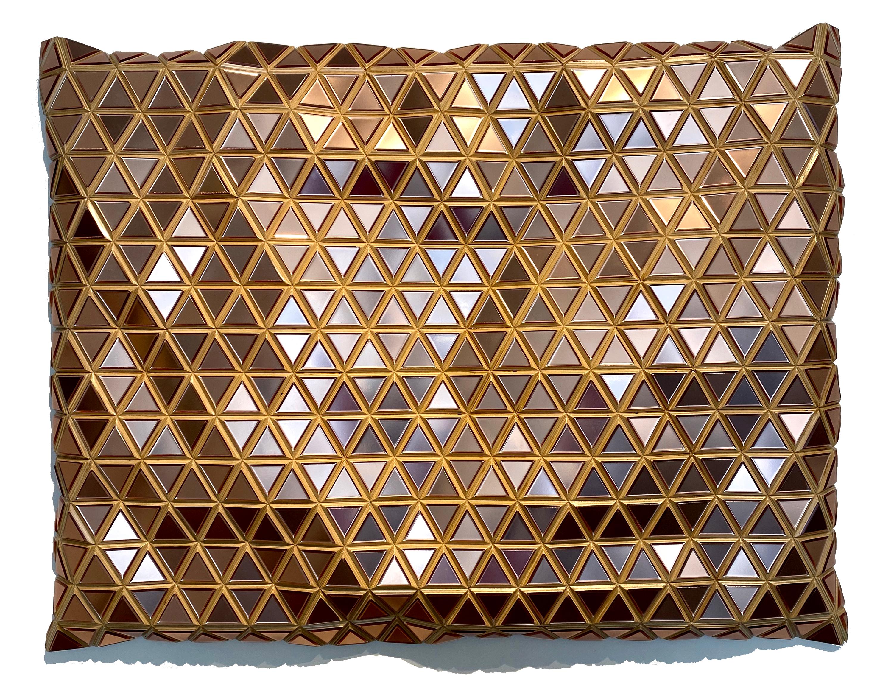 Roségold schimmernde Schimmer, abstrakte Metallic-Holz geschnitzte moderne Wandskulptur, rosa