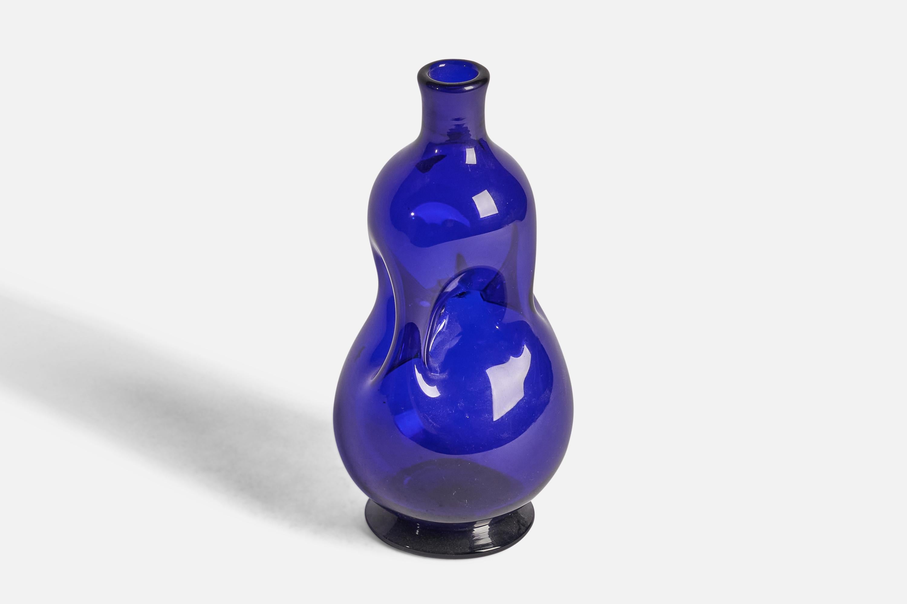 Scandinavian Modern Hugo Gehlin, Freeform Vase, Glass, Sweden, 1940s For Sale