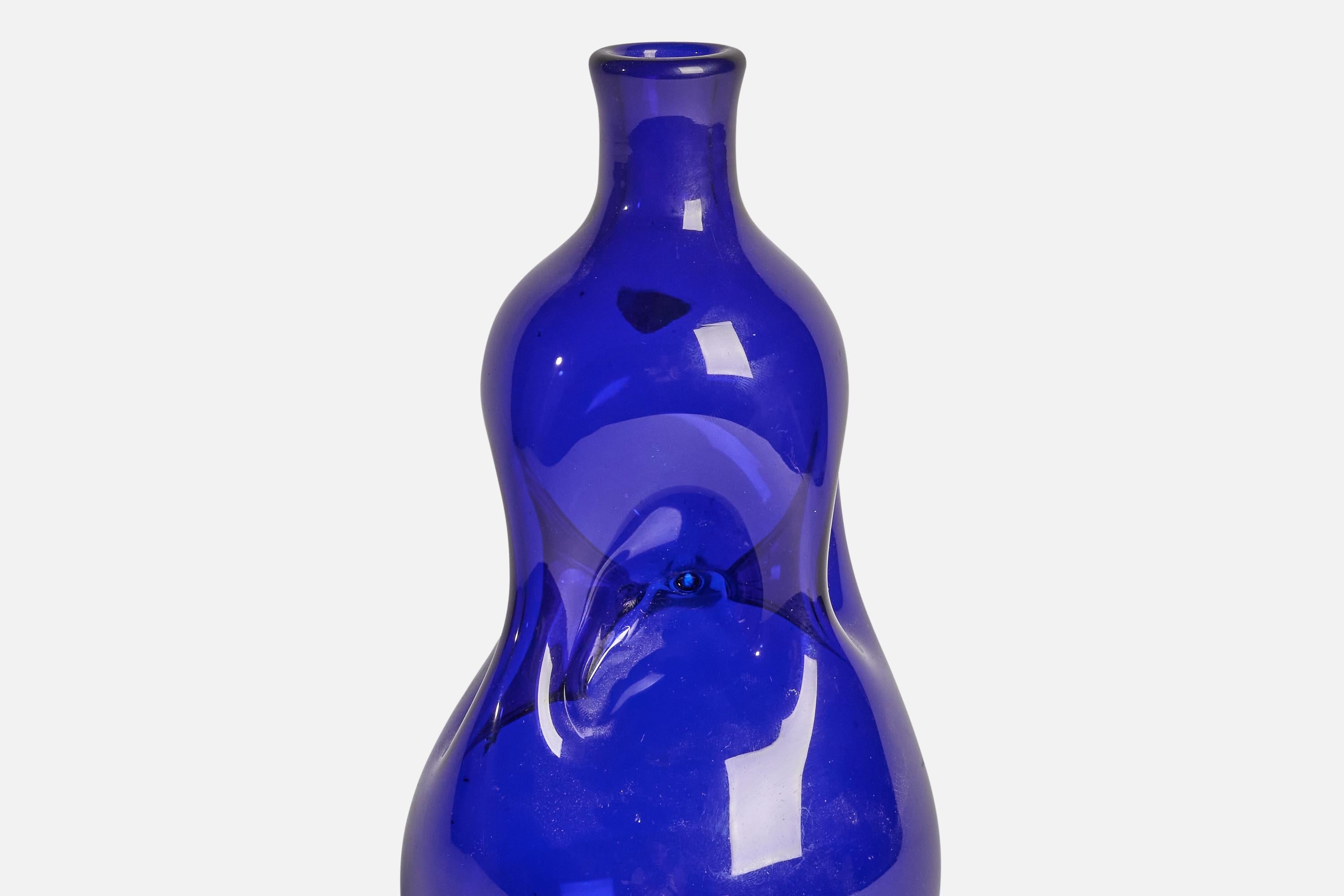 Swedish Hugo Gehlin, Freeform Vase, Glass, Sweden, 1940s For Sale