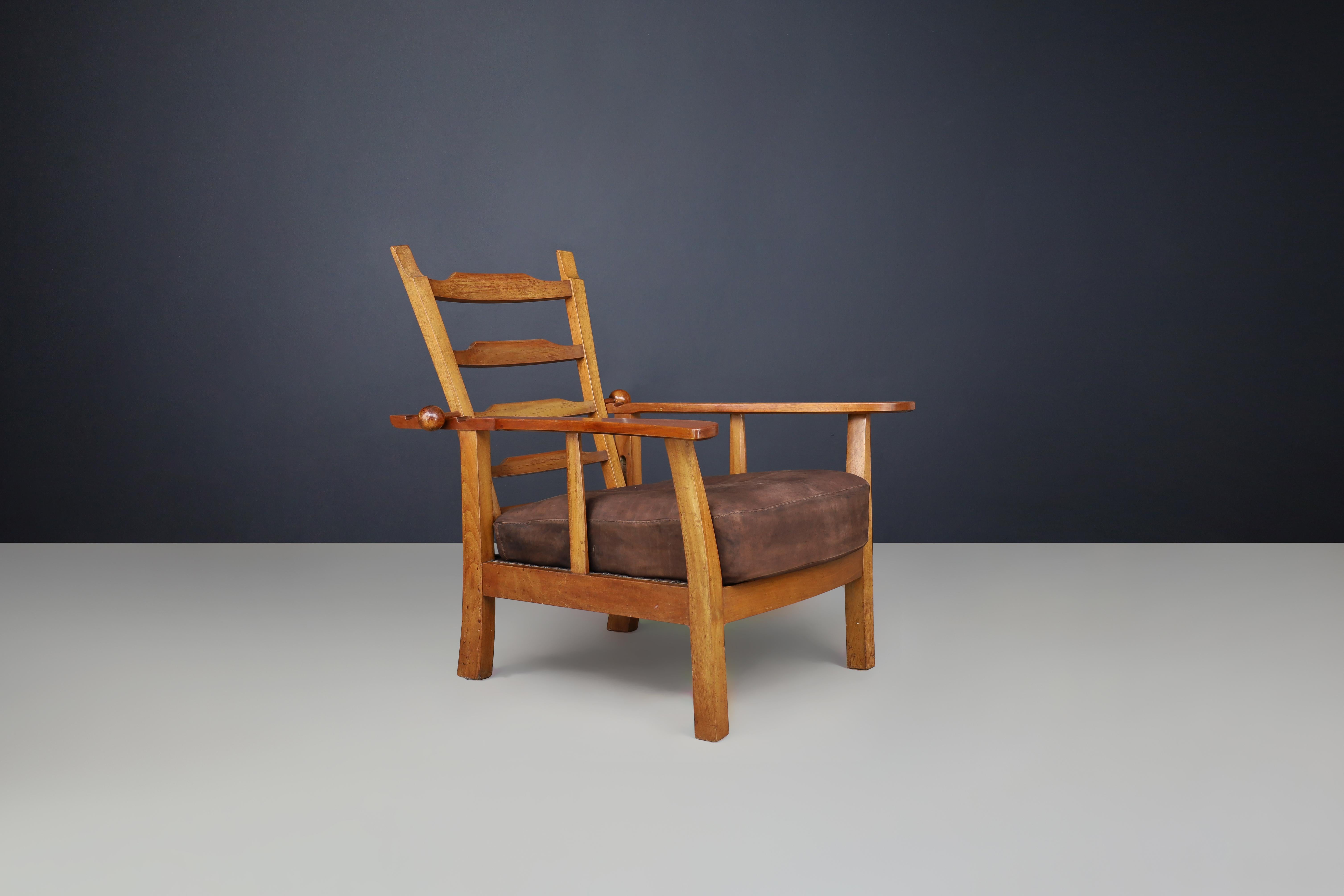 HUGO GORGE, ARMCHAIR CANADIAN POUR LORENZ AND REICHE, AUSTRIA années 1920

Ce magnifique fauteuil a été conçu et fabriqué par Hugo Gorge dans le cadre de sa ligne 