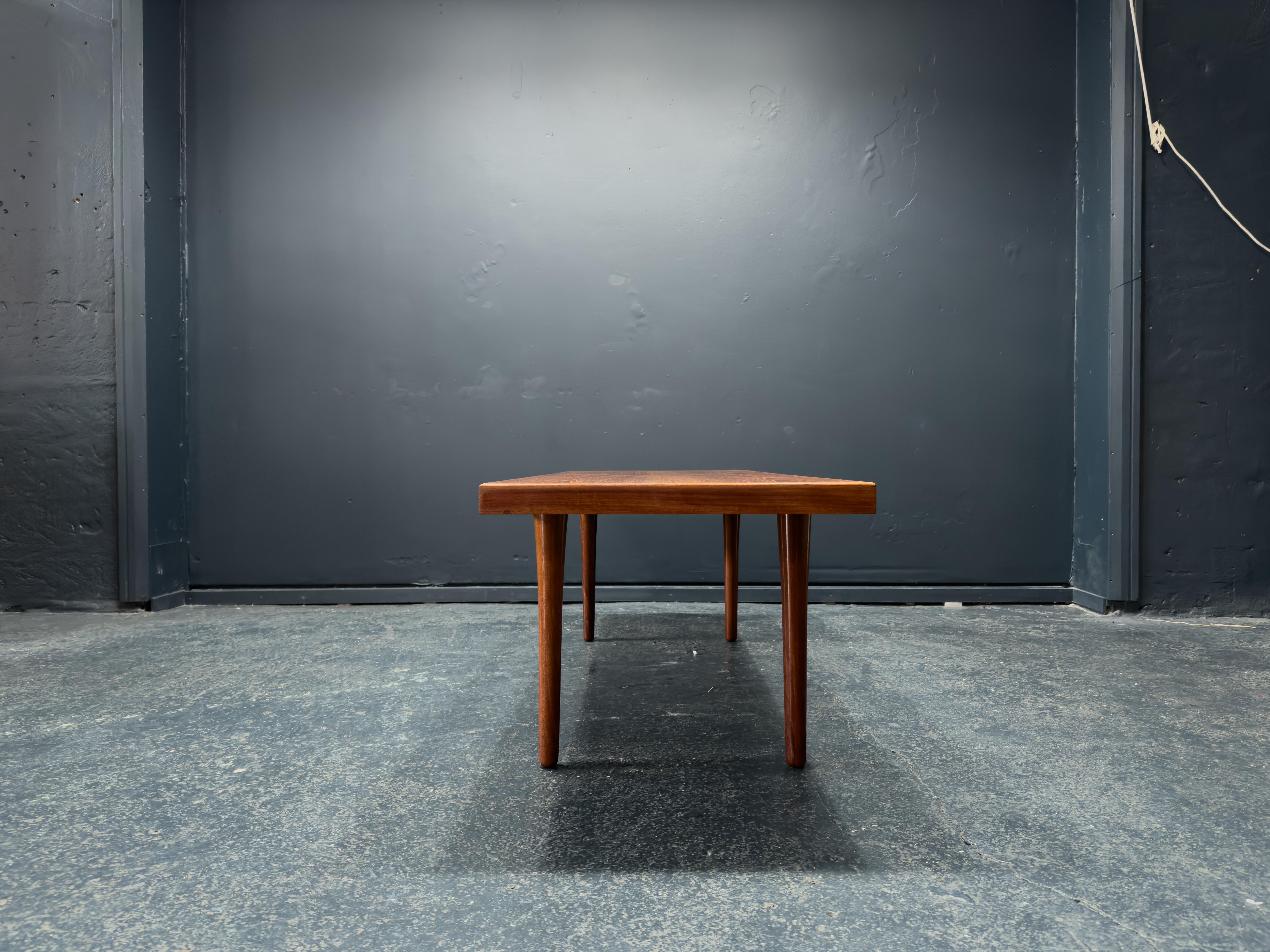 Danois Table basse en teck Hugo Jespersen en vente