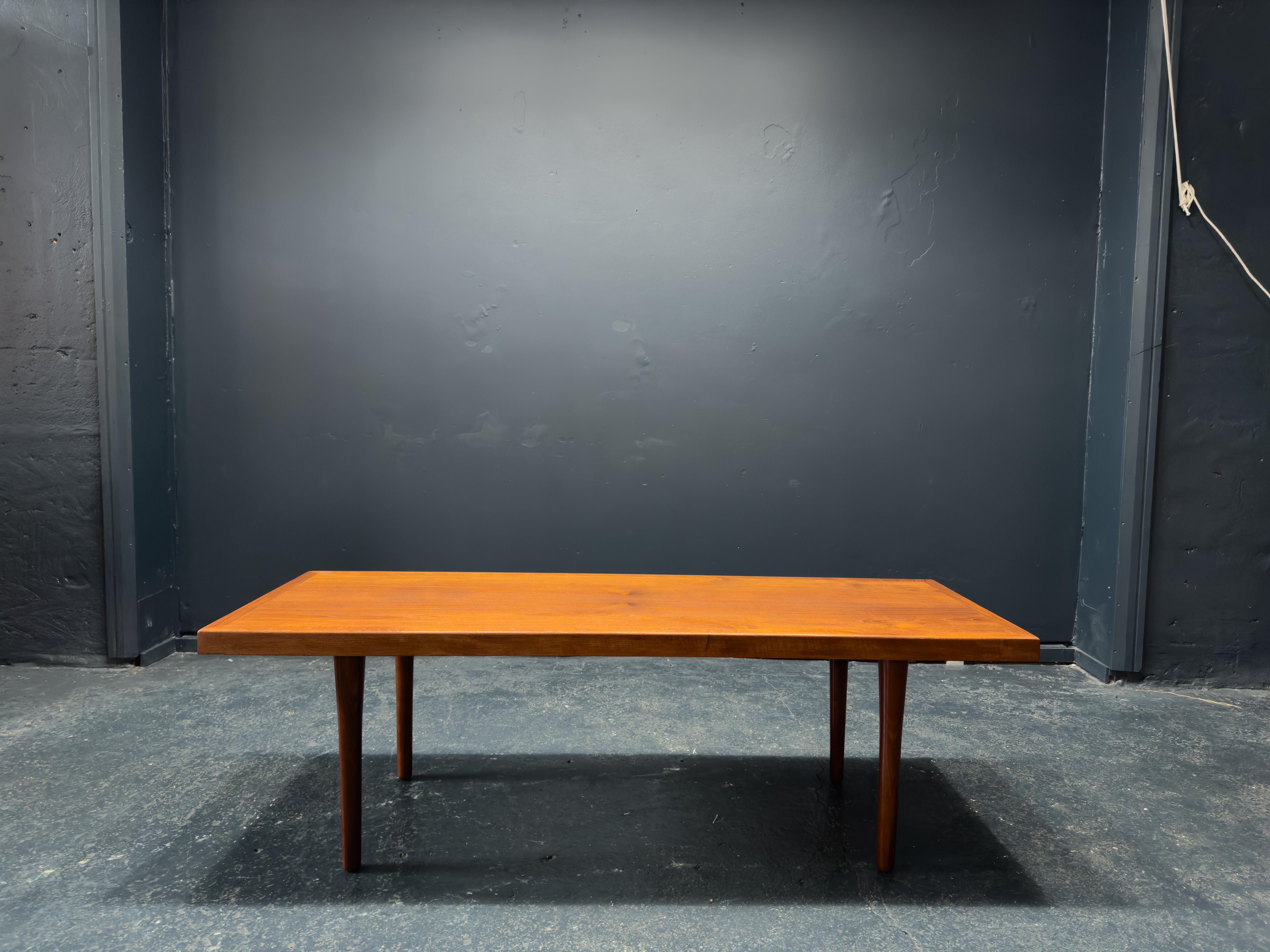 Table basse en teck Hugo Jespersen Bon état - En vente à London, GB