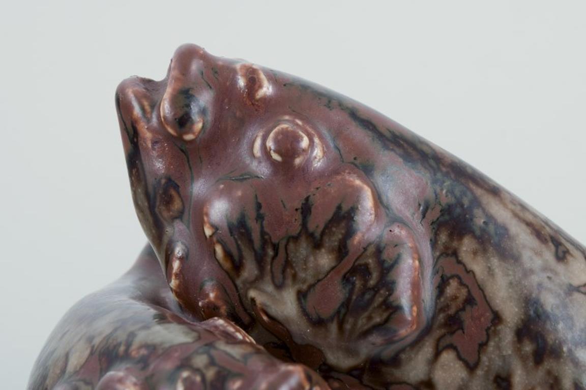 Danese Hugo Liisberg per Saxbo, Danimarca. Scultura in ceramica di due pesci. Sung An glass. in vendita