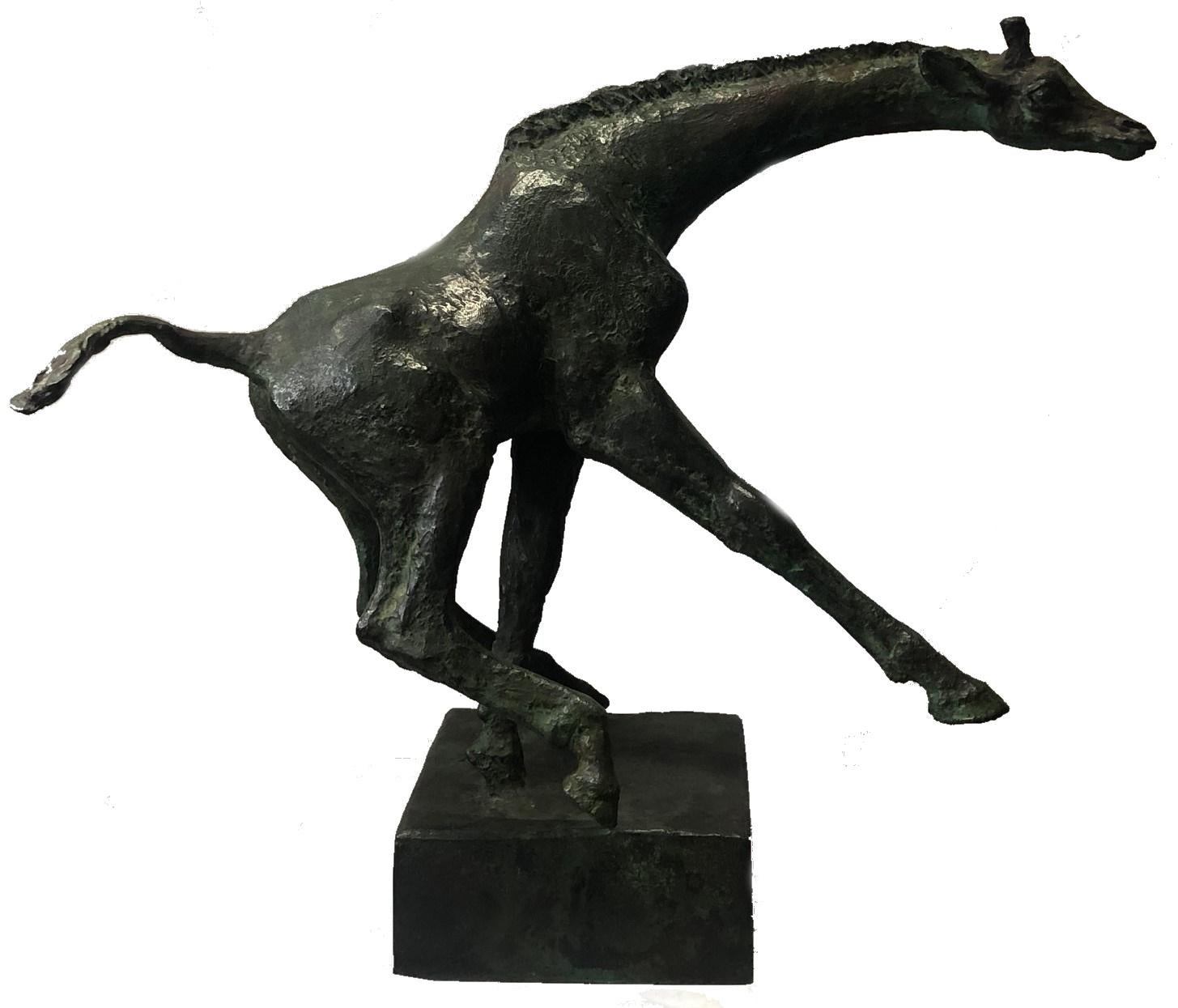 Hugo Lisberg: Striding Giraffe, Bronzeskulptur der niederländischen Moderne, ca. 1955 (Mitte des 20. Jahrhunderts) im Angebot