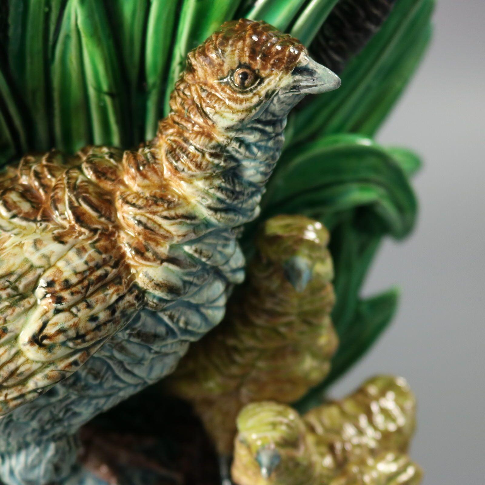 Vaso in maiolica Hugo Lonitz con pernice e pulcini in vendita 6