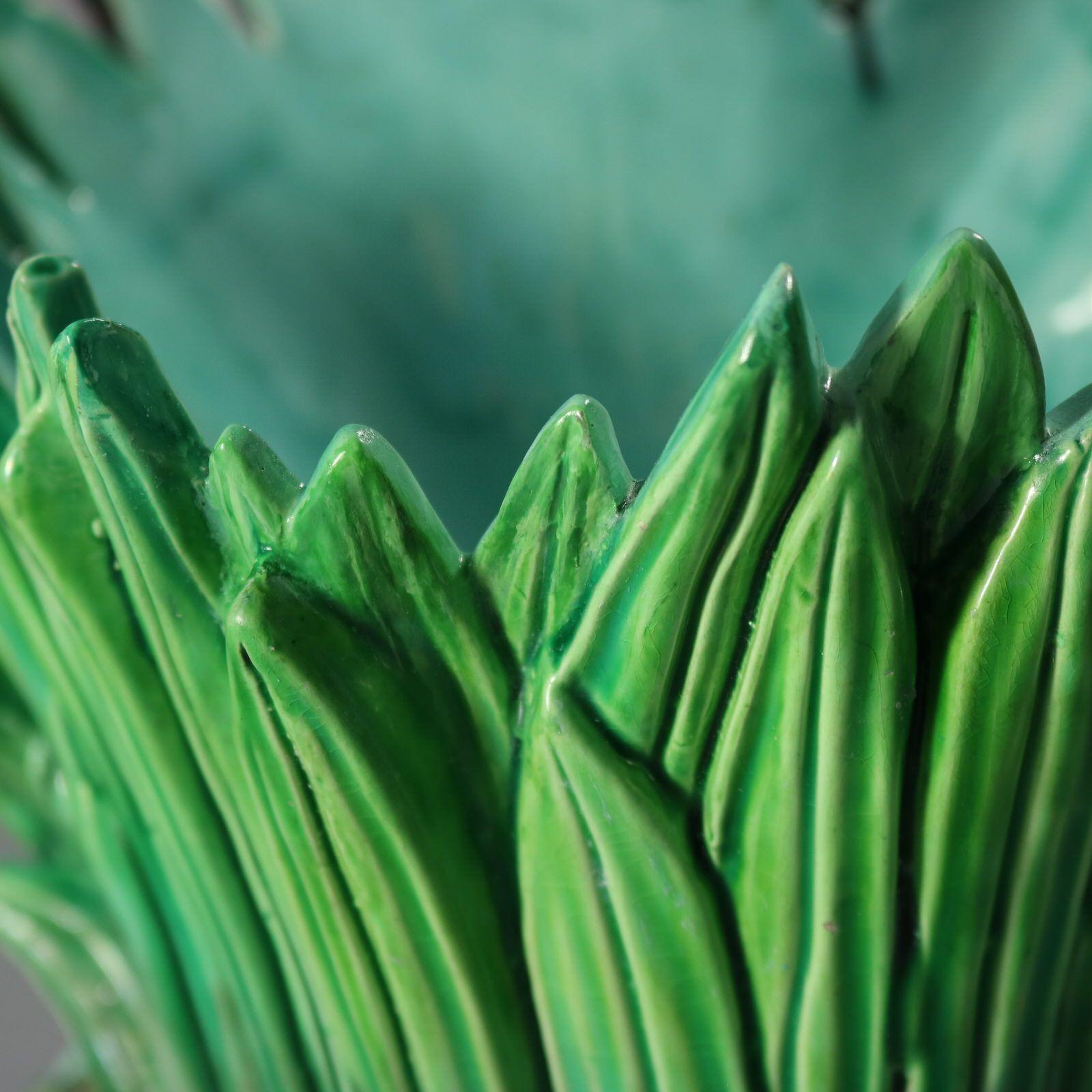 Vaso in maiolica Hugo Lonitz con pernice e pulcini in vendita 9