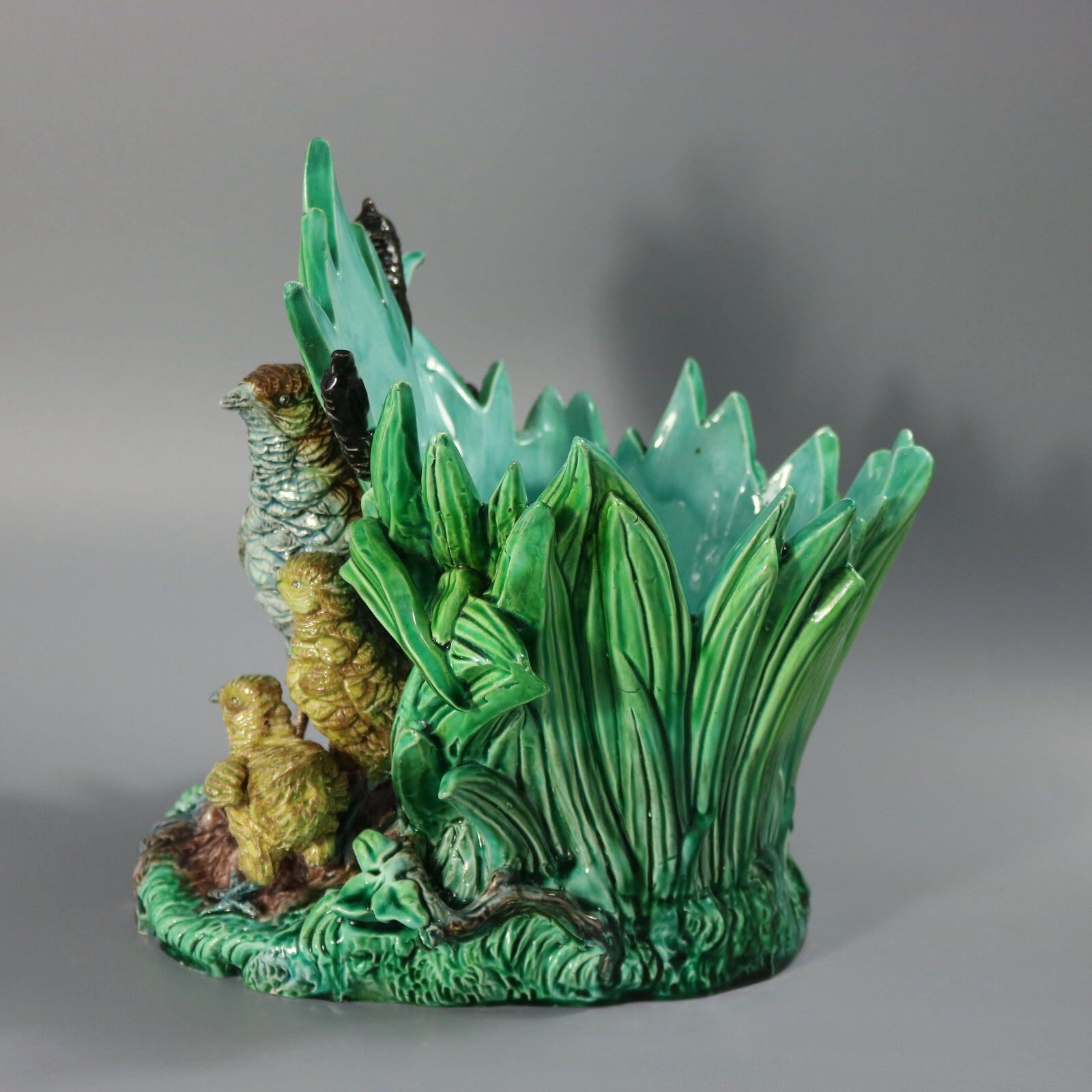 Vaso in maiolica Hugo Lonitz con pernice e pulcini In condizioni buone in vendita a Chelmsford, Essex