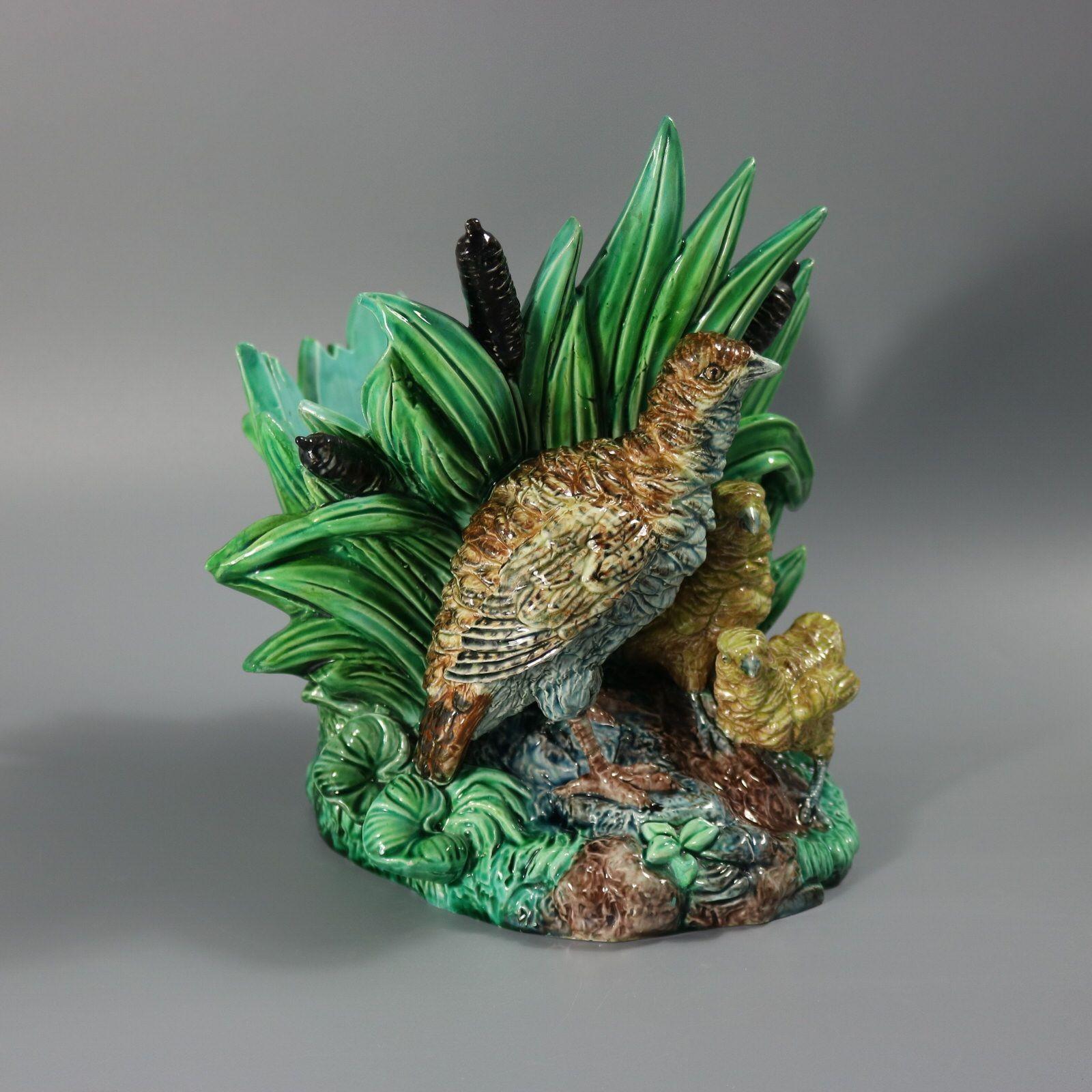 Vaso in maiolica Hugo Lonitz con pernice e pulcini in vendita 1