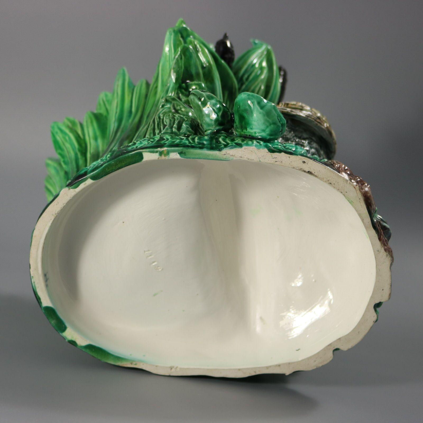 Vaso in maiolica Hugo Lonitz con pernice e pulcini in vendita 4