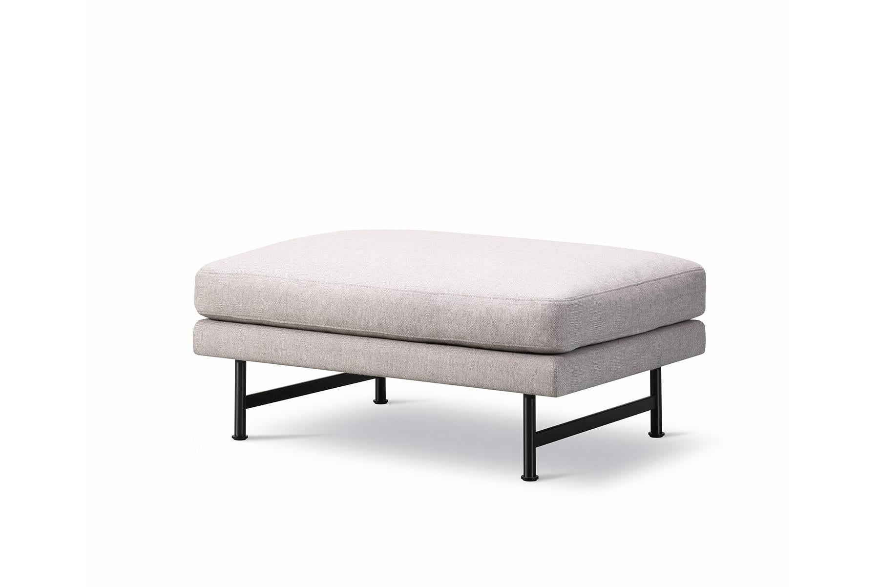 Hugo Passos Calmo ottoman 95 – Metal base echoing the same linear look of the rest of the series, the Calmo ottoman is an excellent option for personalising a lounge setting with an extra element of comfort.