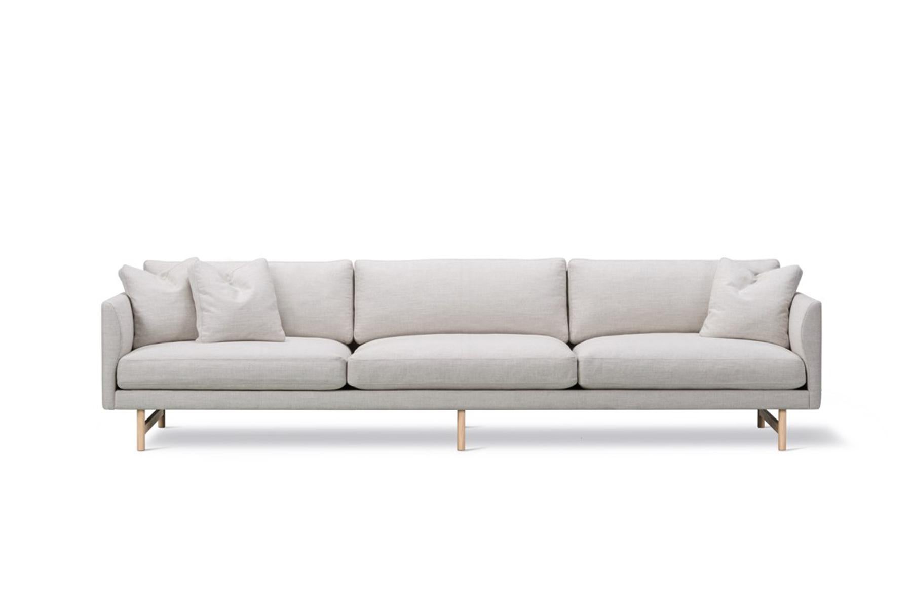 Mid-Century Modern Hugo Passos Calmo Sofa 95, 3-Seater, Wood Base For Sale