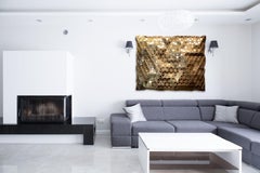 El Dorado – Skulpturales, geometrisches, abstraktes, goldfarbenes, lackiertes Wandkunstwerk aus Holz