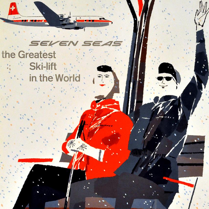 Poster sciistico originale d'epoca per Swissair Seven Seas the Greatest Ski Lift in the World con un grande disegno in stile metà secolo moderno di una coppia sorridente che sale su una seggiovia, l'uomo che saluta lo spettatore e la donna che tiene