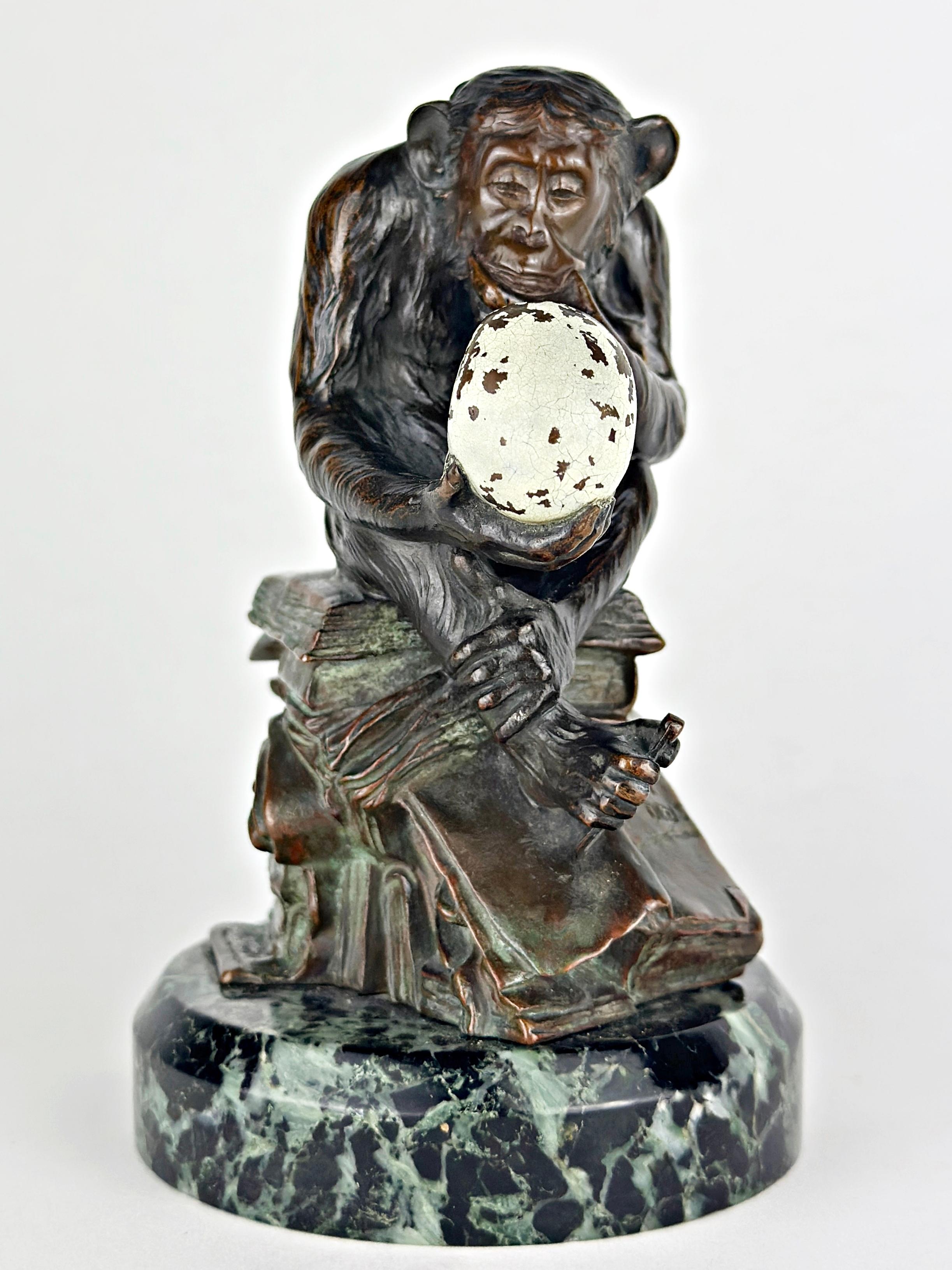 Scimmia con teschio, circa 1900,  Bronzo, firmato in vendita 5