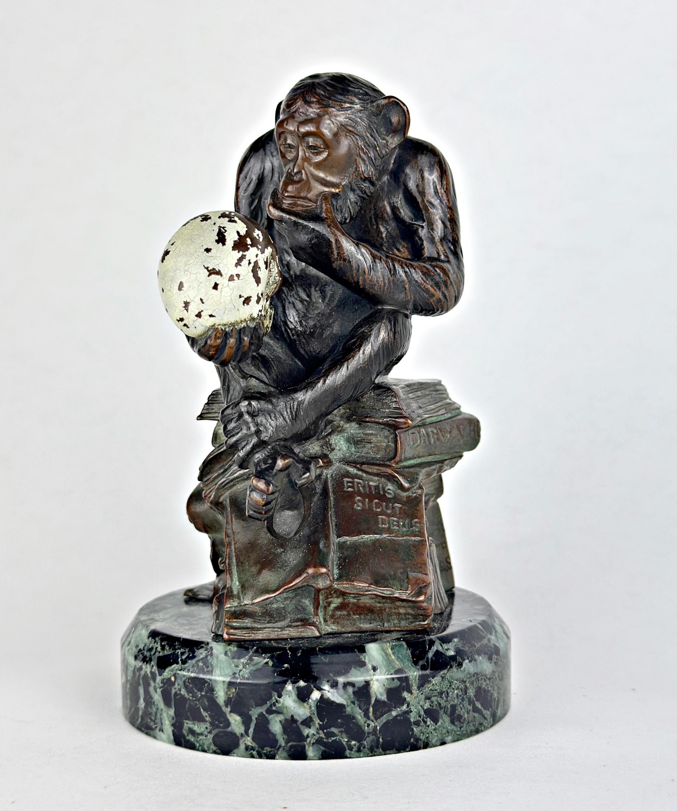 Scimmia con teschio, circa 1900,  Bronzo, firmato in vendita 1