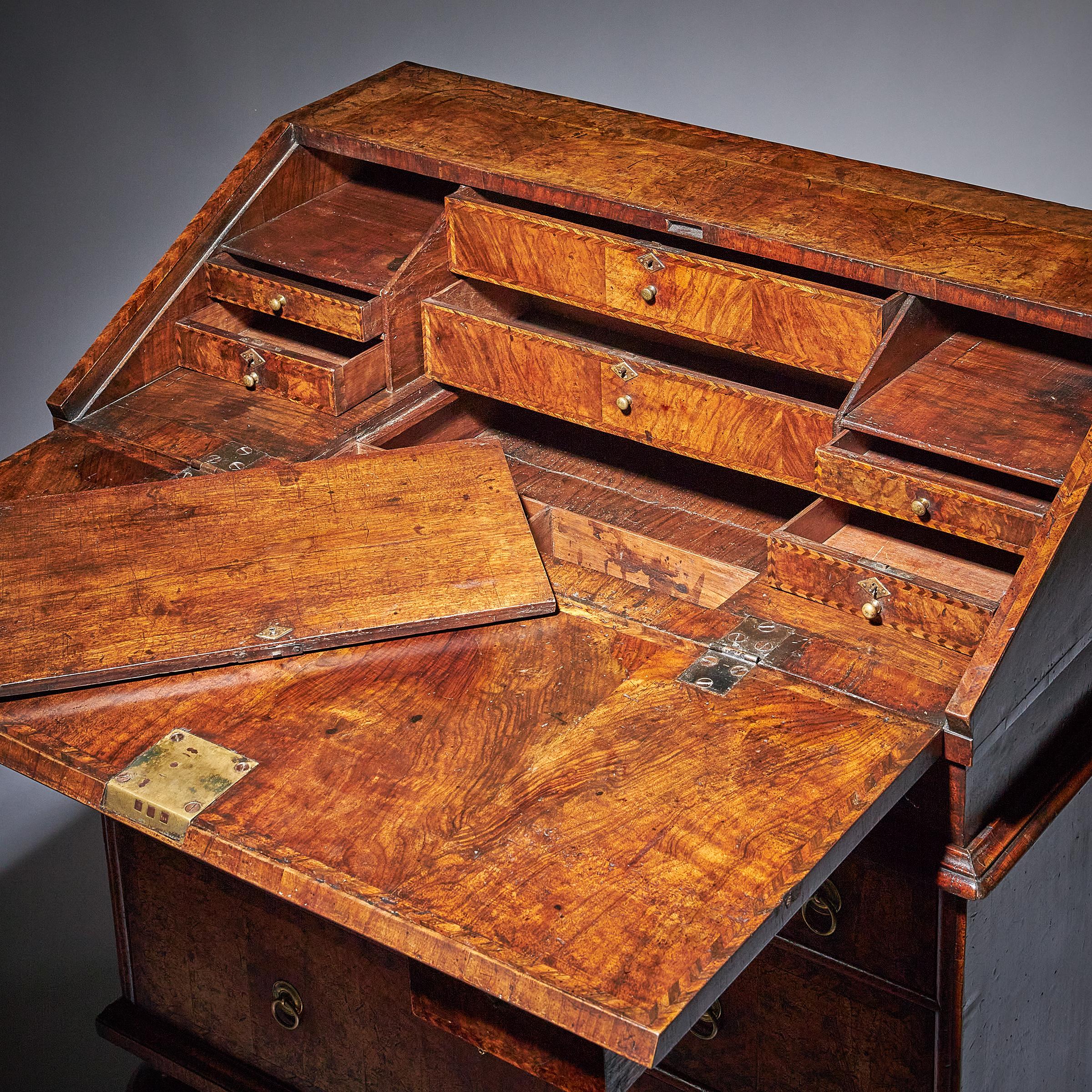 Huguenot 17th-Century Charles II William and Mary Walnut Two-Piece Bureau 3