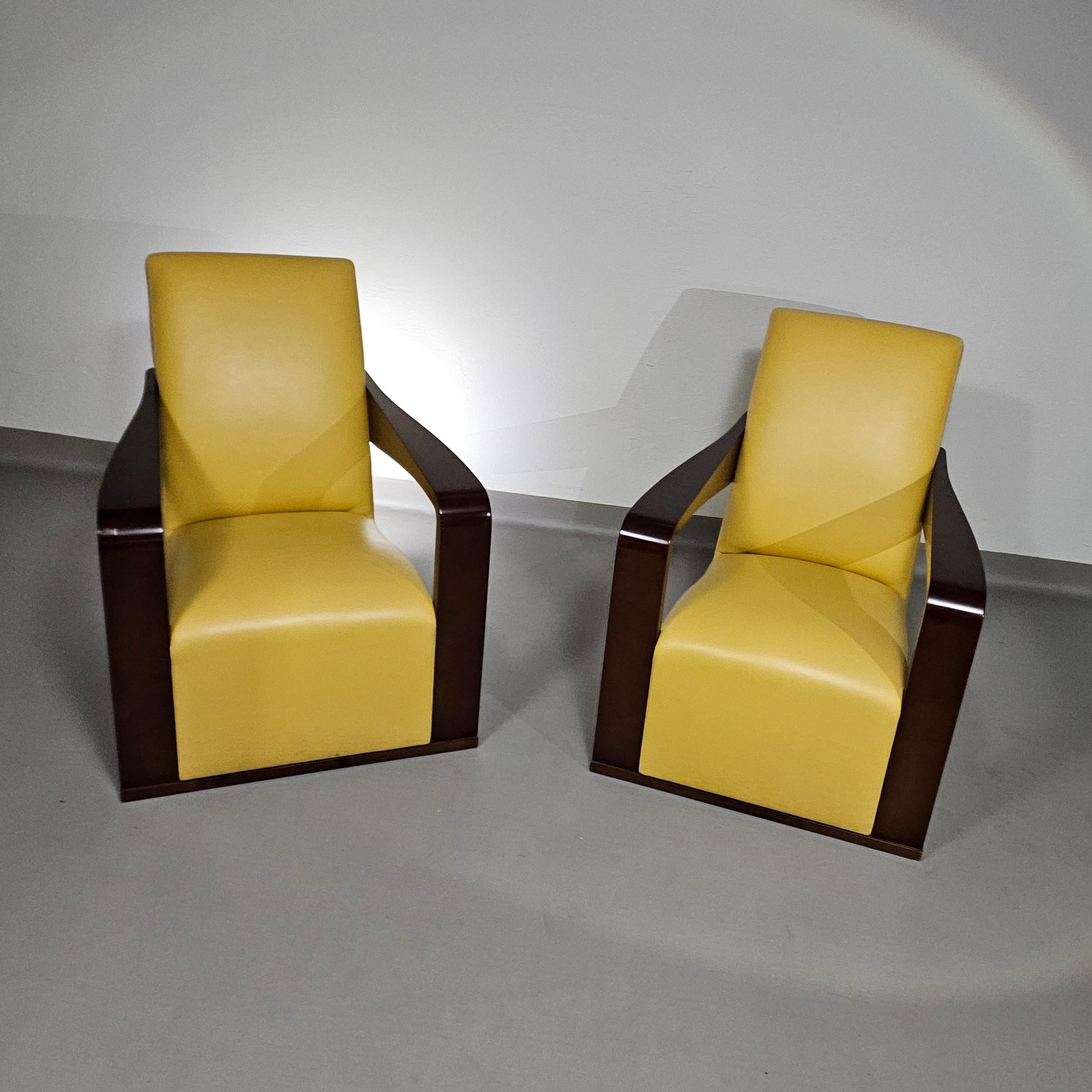 Late 20th Century Hugues Chevalier Beautiful condition / Set 0f 2 Ying armchair / leather For Sale