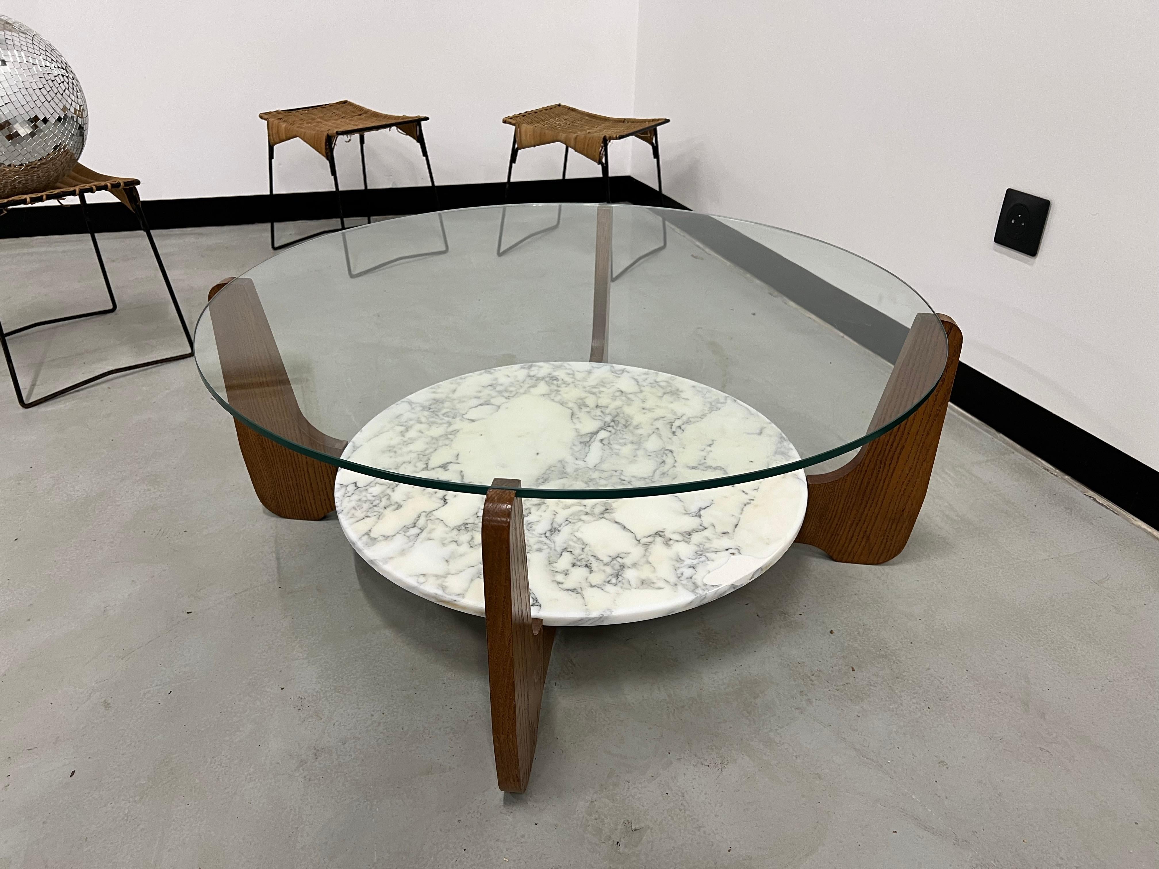Table basse en marbre et verre Hugues Poignant en vente 1