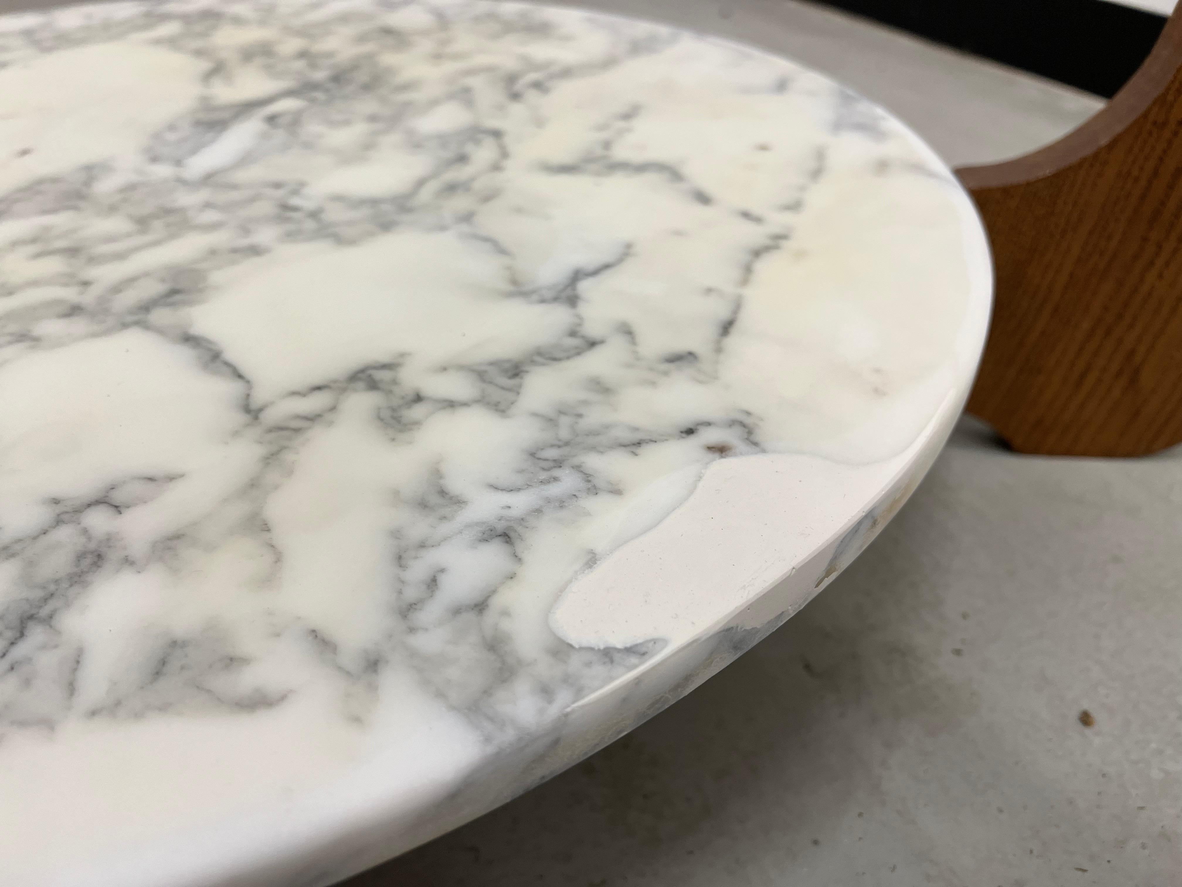 Fin du 20e siècle Table basse en marbre et verre Hugues Poignant en vente