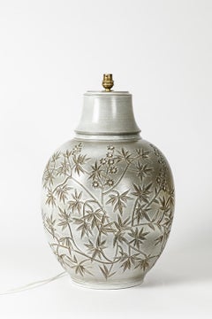 Huguette Bessone Lampe de table décorative en céramique blanche et grise faite à la main