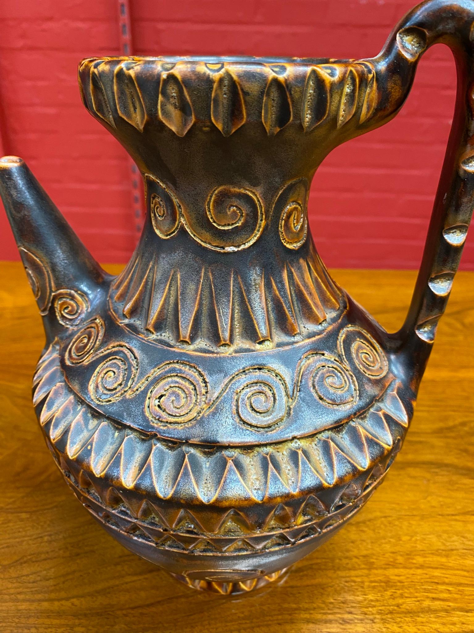 Mid-Century Modern Huguette Bessone, Signé, Céramique Vallauris, circa 1970 en vente