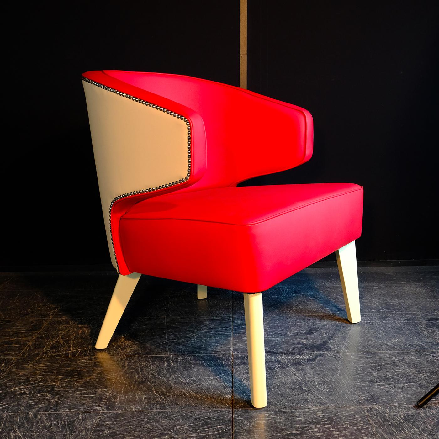 Hugy red armchair by Divina Project.
