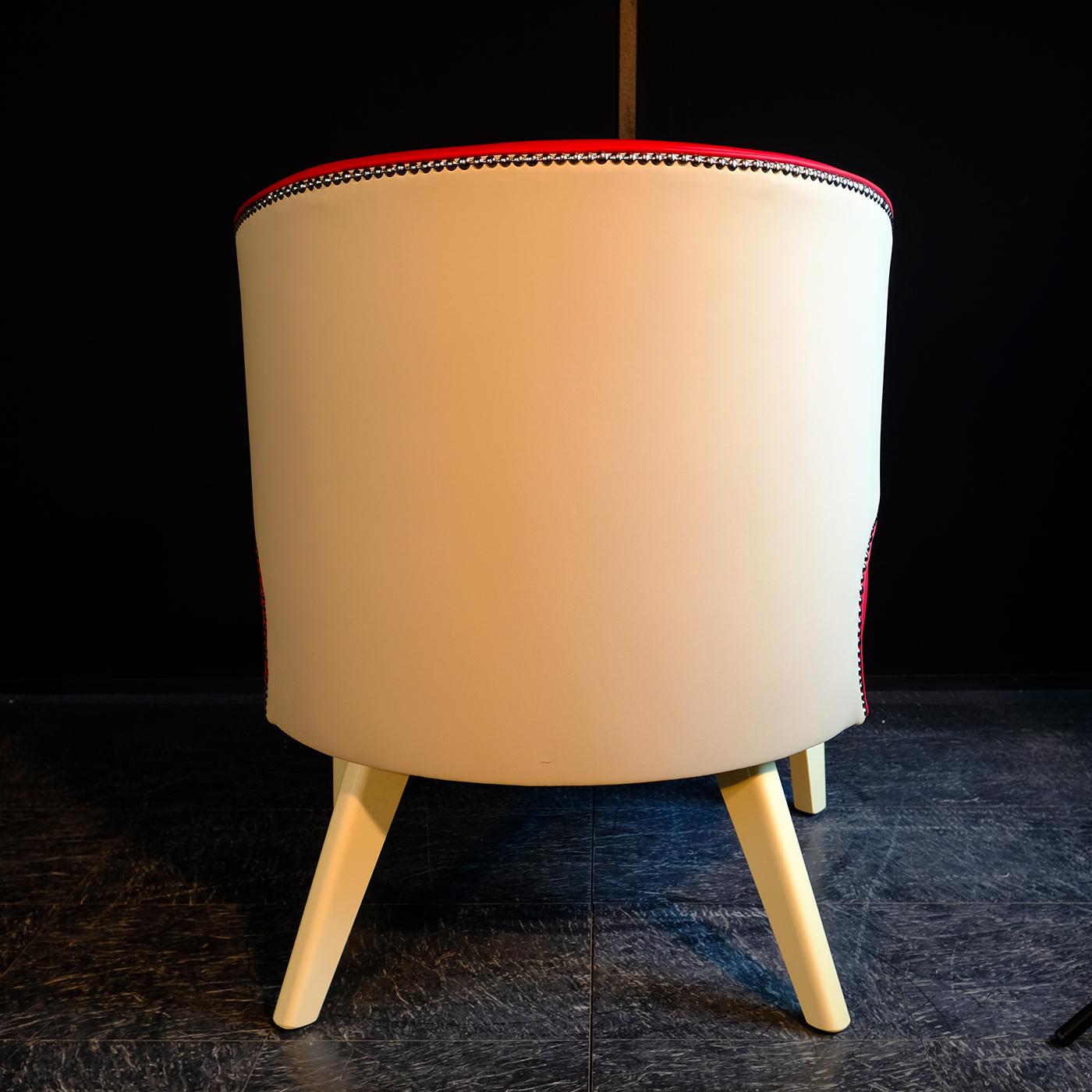 Hugy Red Armchair In New Condition In Milan, IT