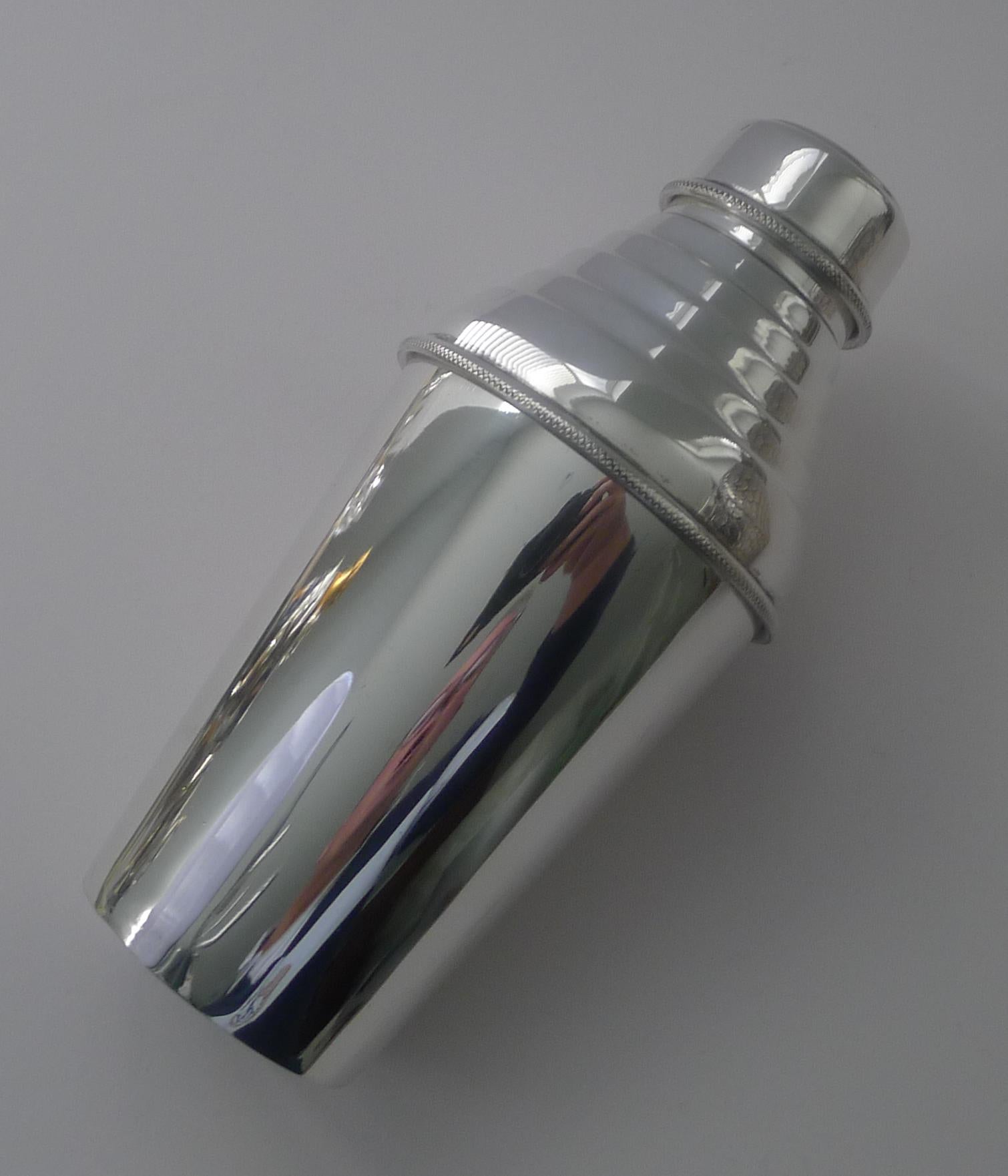 Hukin & Heath - Art Deco Silver Plated Cocktail Shaker c.1930 For Sale 5