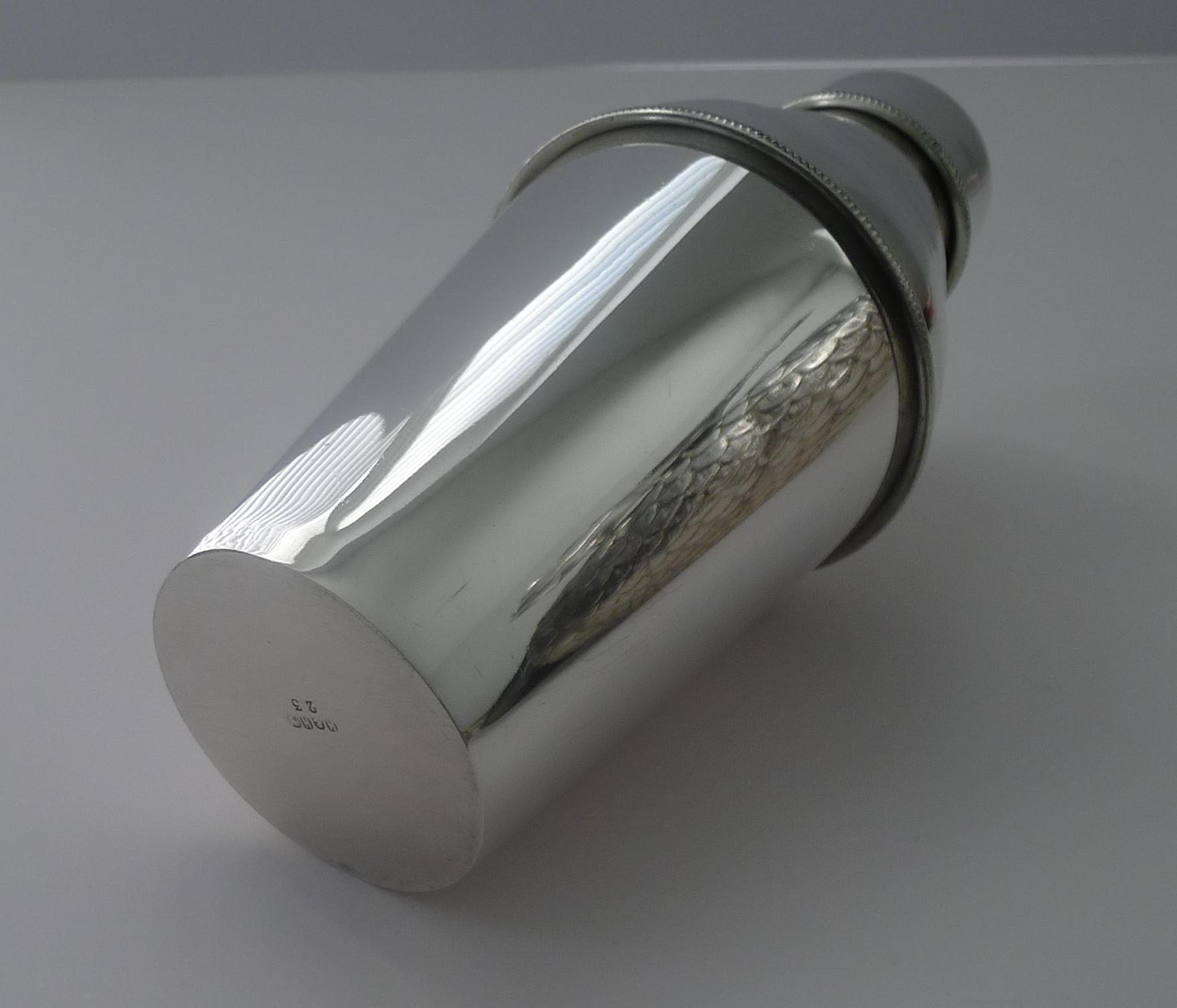 Hukin & Heath - Art Deco Silver Plated Cocktail Shaker c.1930 For Sale 6
