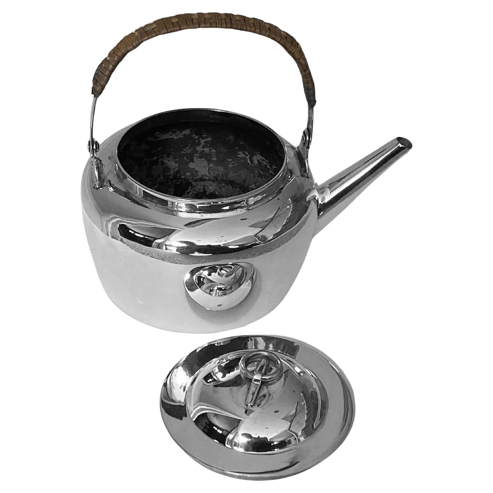 Inglese Bollitore e teiera in argento Hukin and Heath Christopher Dresser C.C. 1884 in vendita