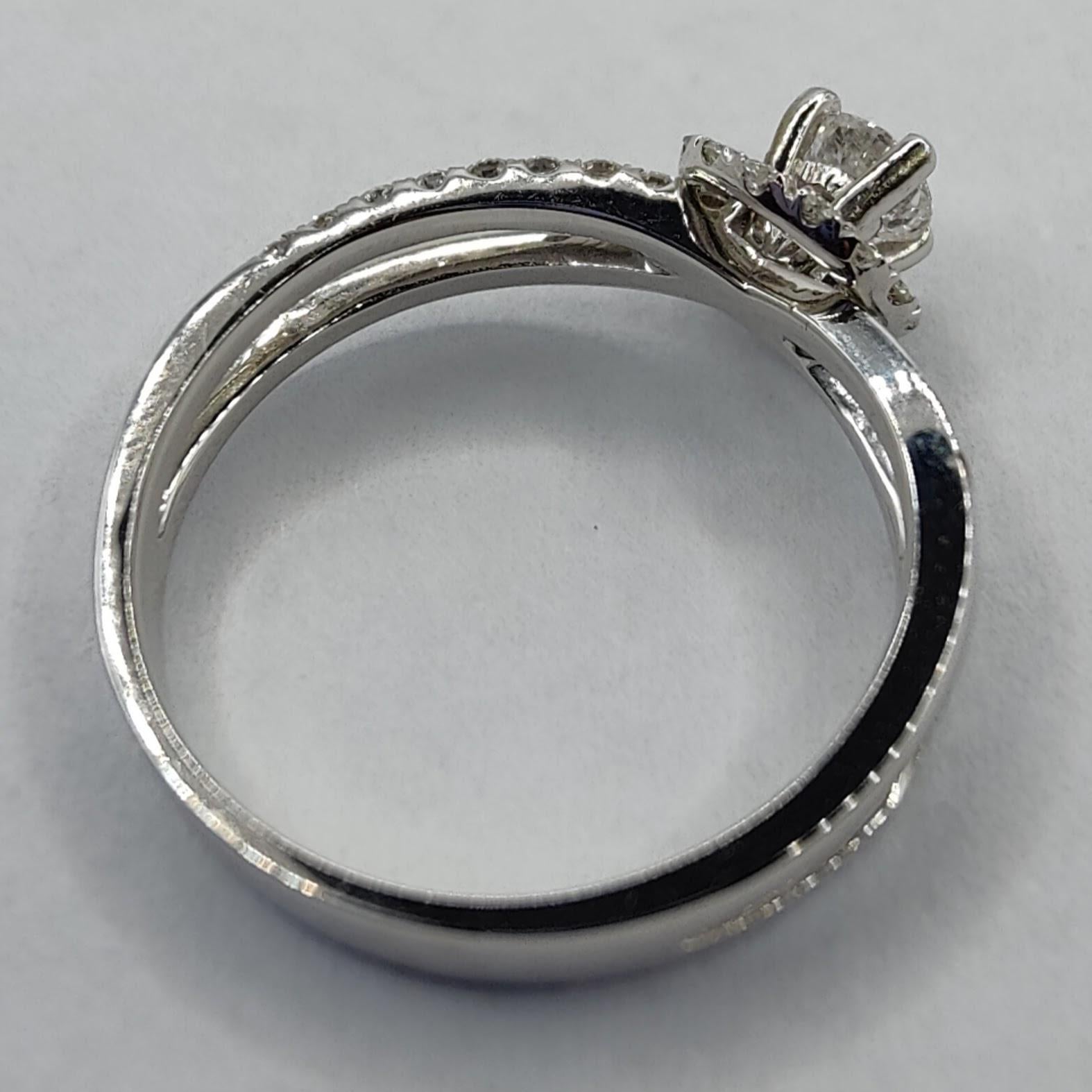 Hula Hoop .58 Carat Diamond Ring in 18K White Gold In New Condition For Sale In Wan Chai District, HK